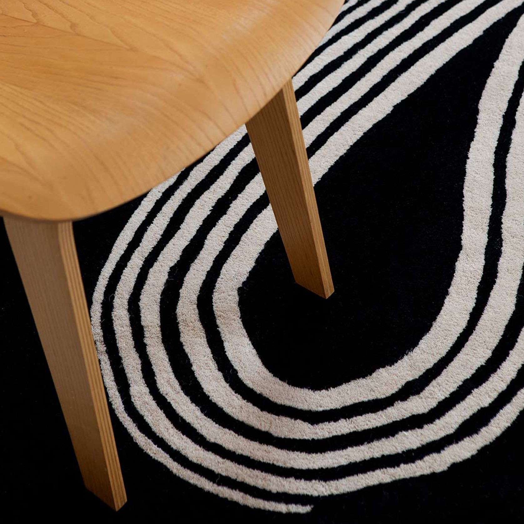 Decor Designer Floor Rug - Flow, Caviar | Brink & Campman gallery detail image