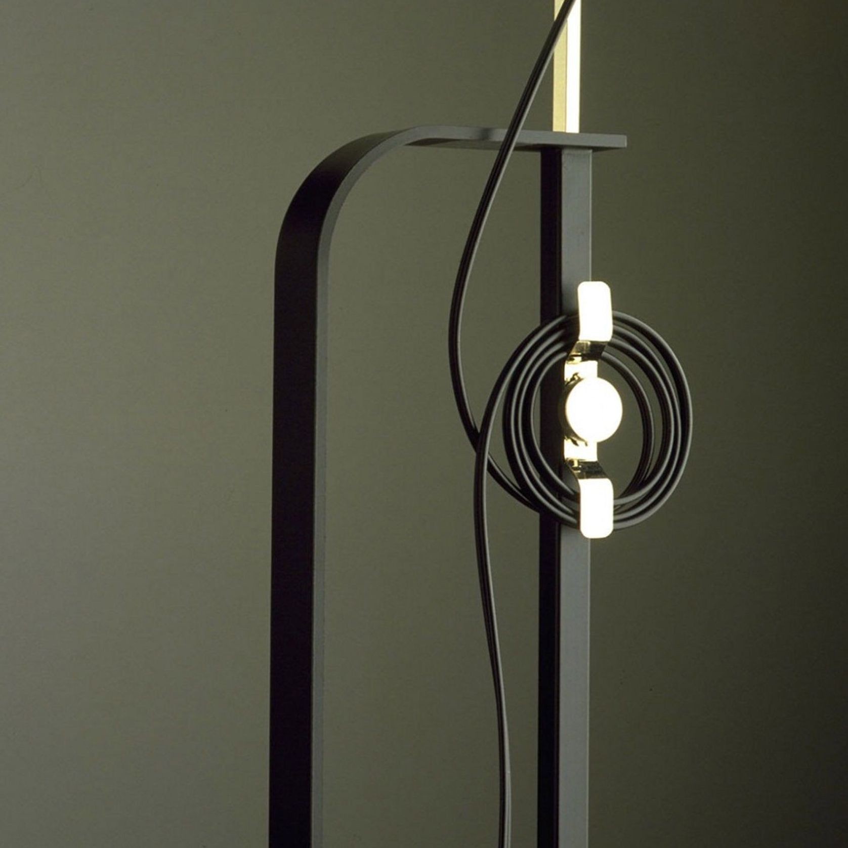 Toio Floor Lamp gallery detail image