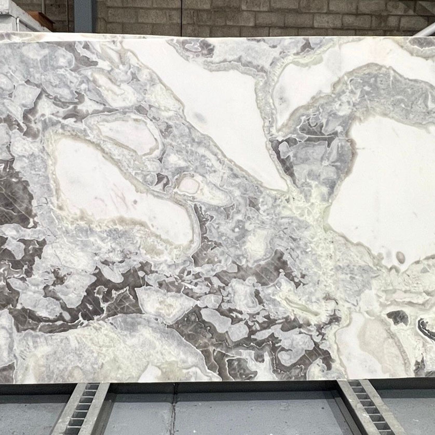 Dover White | Soft Quartzite | Honed gallery detail image