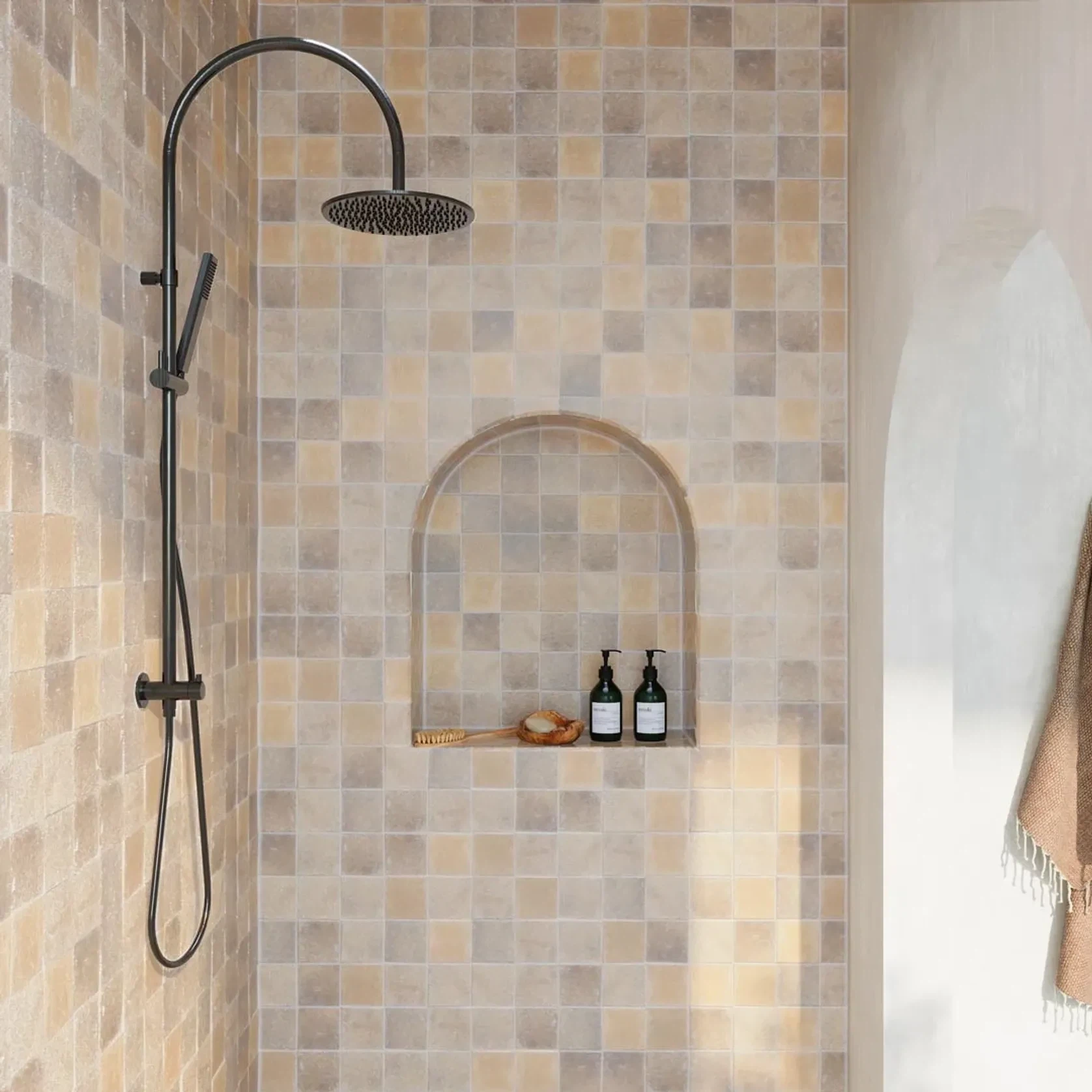 Elysian Gooseneck Shower Rail Set gallery detail image