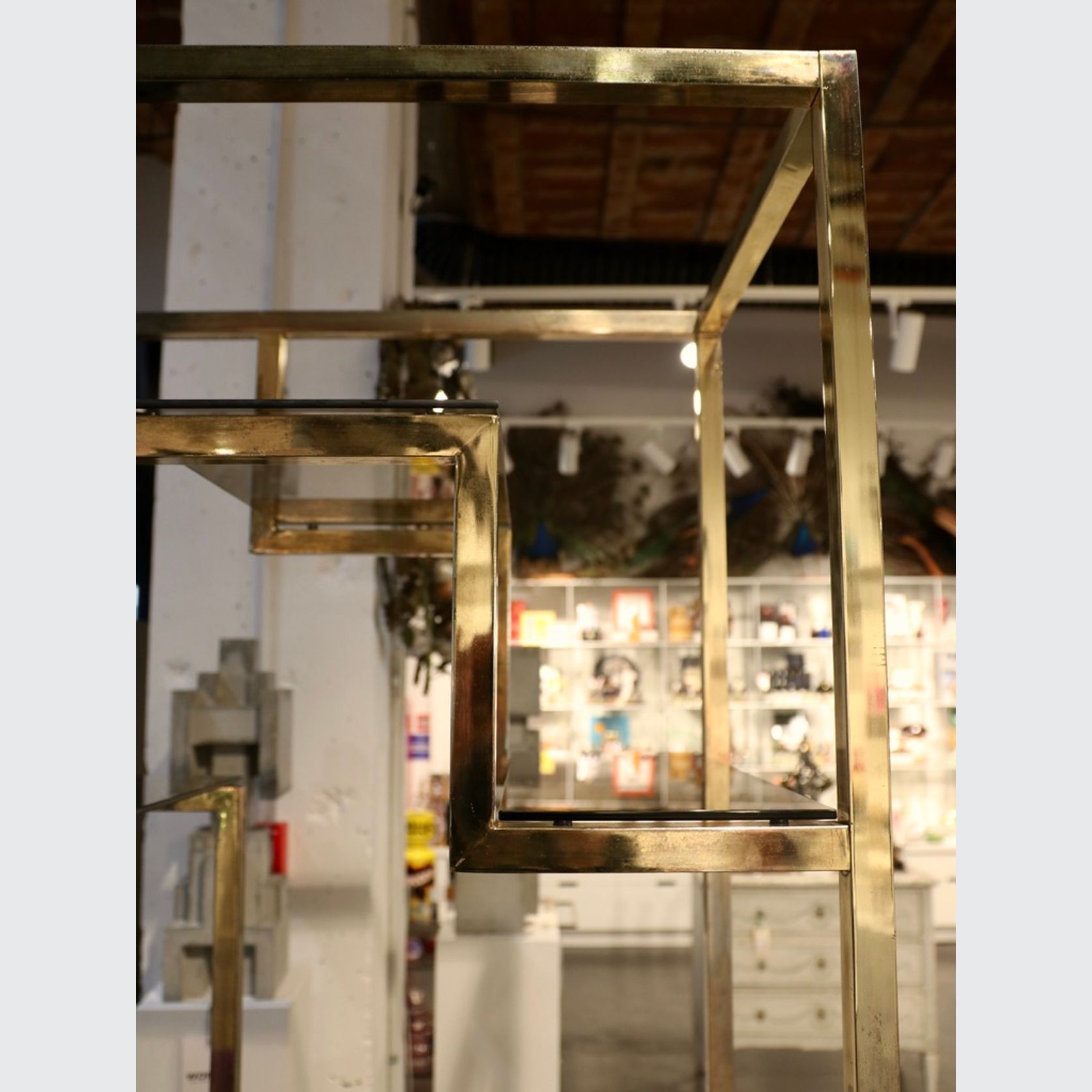 An Impressive Mid-Century Brass And Glass Etagere gallery detail image