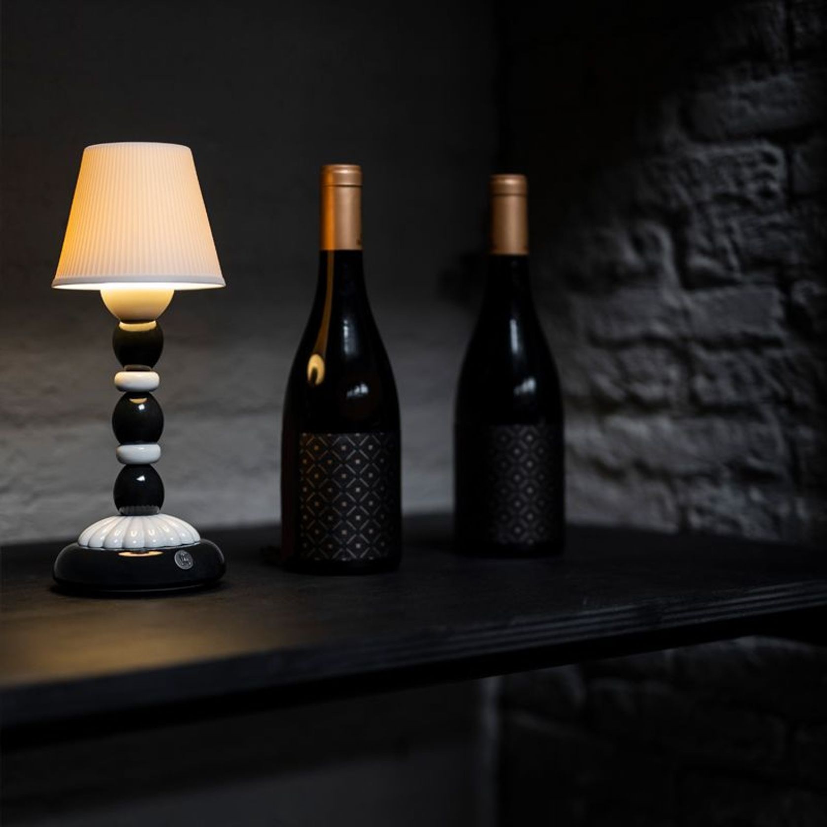 Firefly Palm Portable Lamp gallery detail image