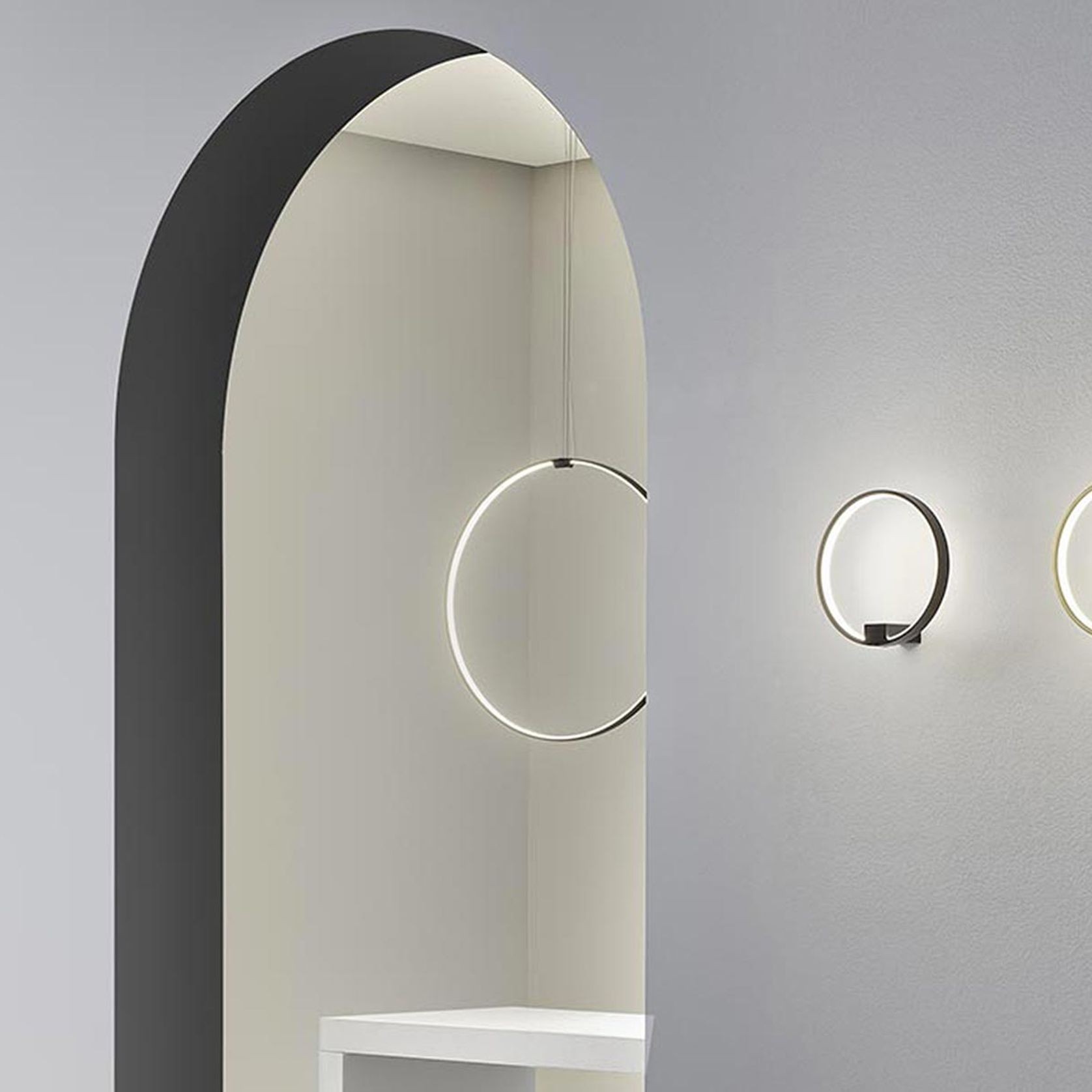 Zero Round Vertical Pendant and Wall Light gallery detail image