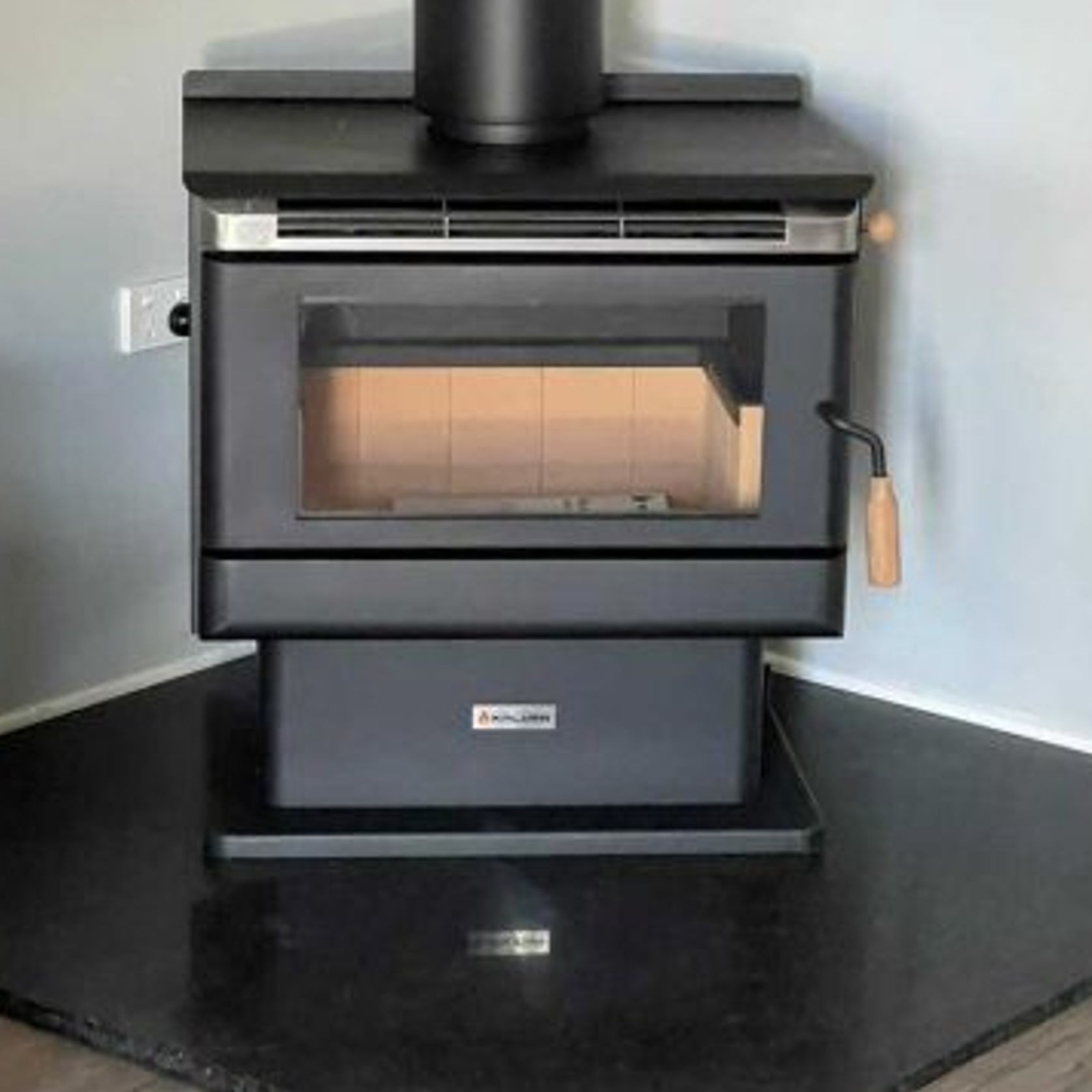 Foundry 1425 x 1425 Black Granite Corner Hearth gallery detail image