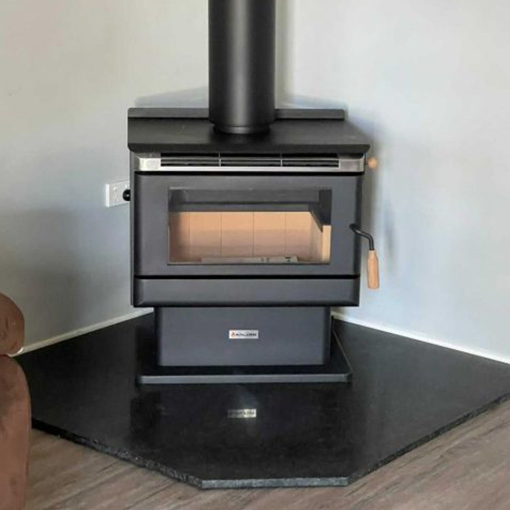 Foundry 1425 x 1425 Black Granite Corner Hearth gallery detail image