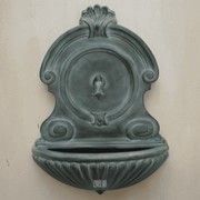 Oeil de Boeuf Wall Fountain with Lincoln Spout gallery detail image