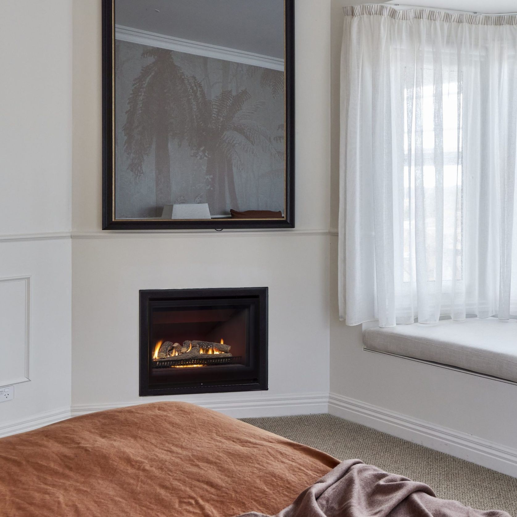 750 Gas Fireplace gallery detail image