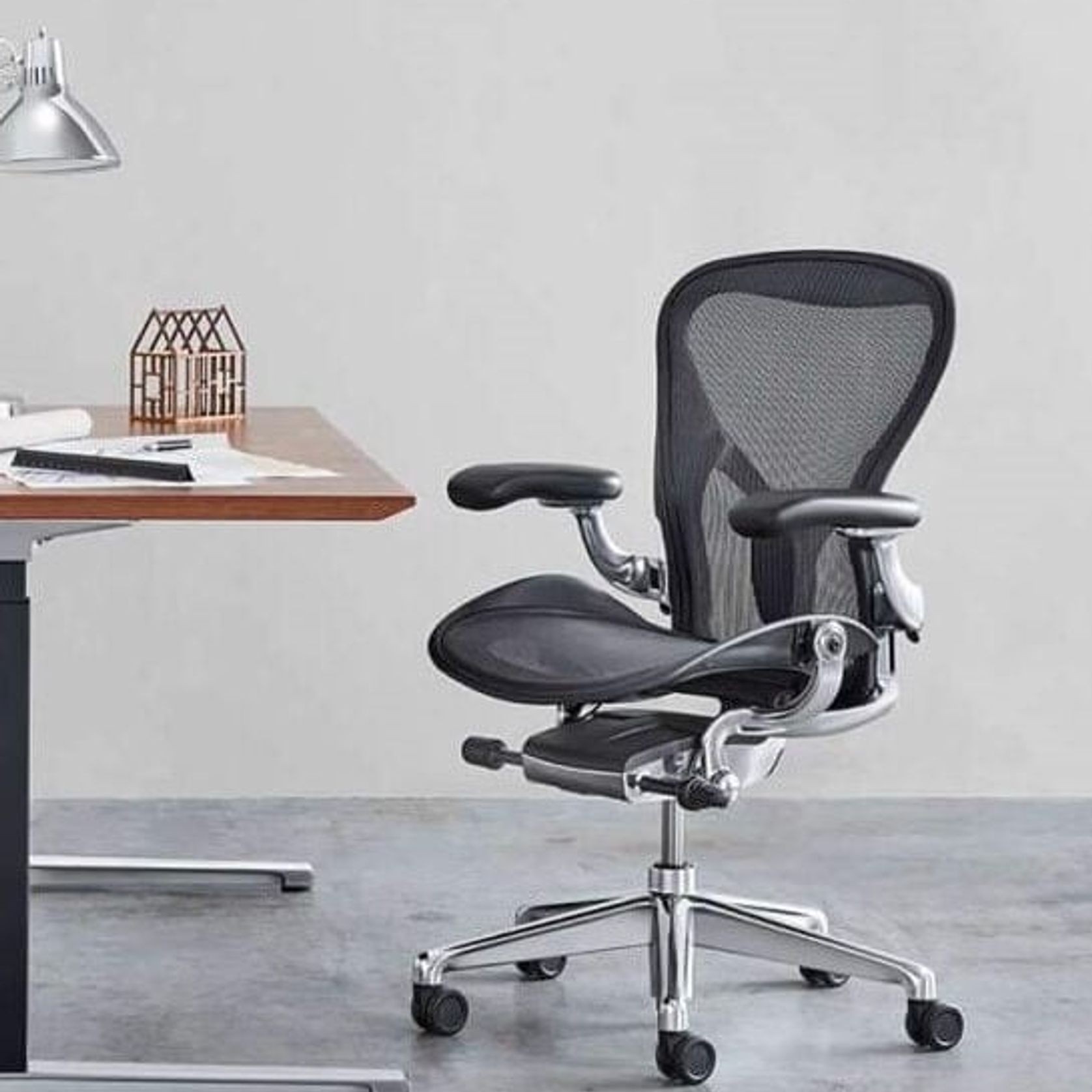 Aeron Remastered Size C Polished gallery detail image