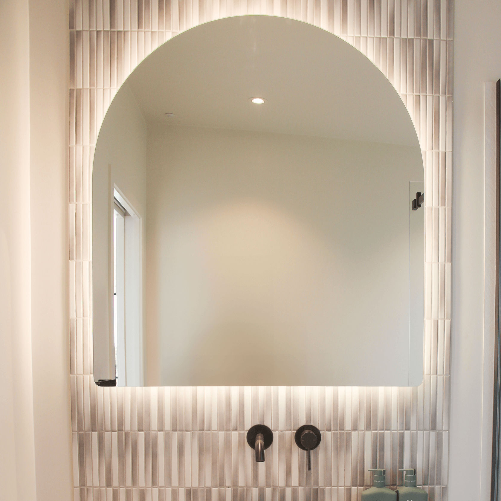 CODE Euro Arch 850 Led Mirror gallery detail image