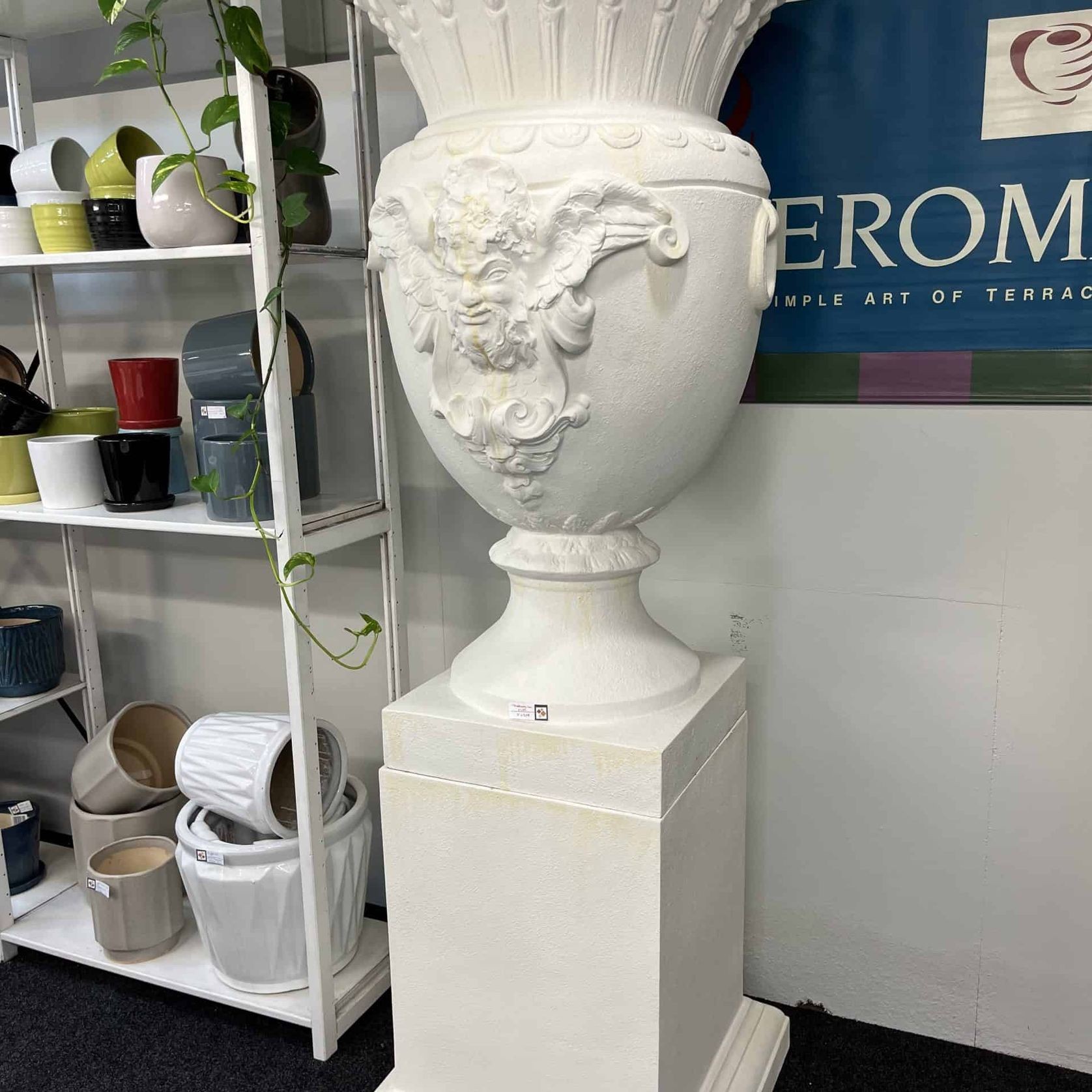 Strasbourg Urn & Plinth gallery detail image
