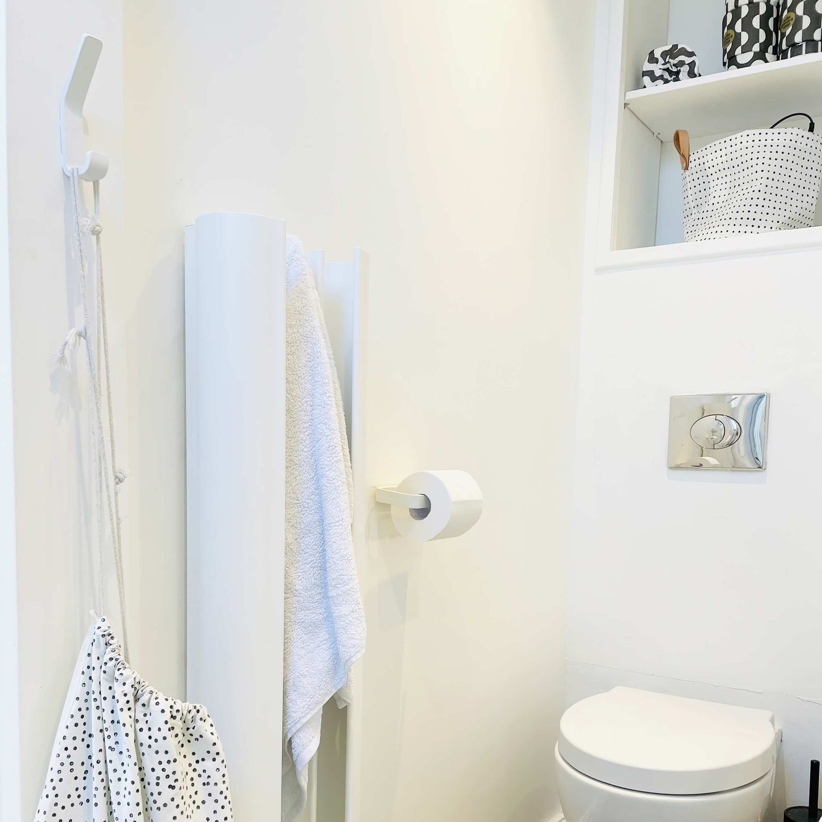 Loop Towel Warmer | White gallery detail image