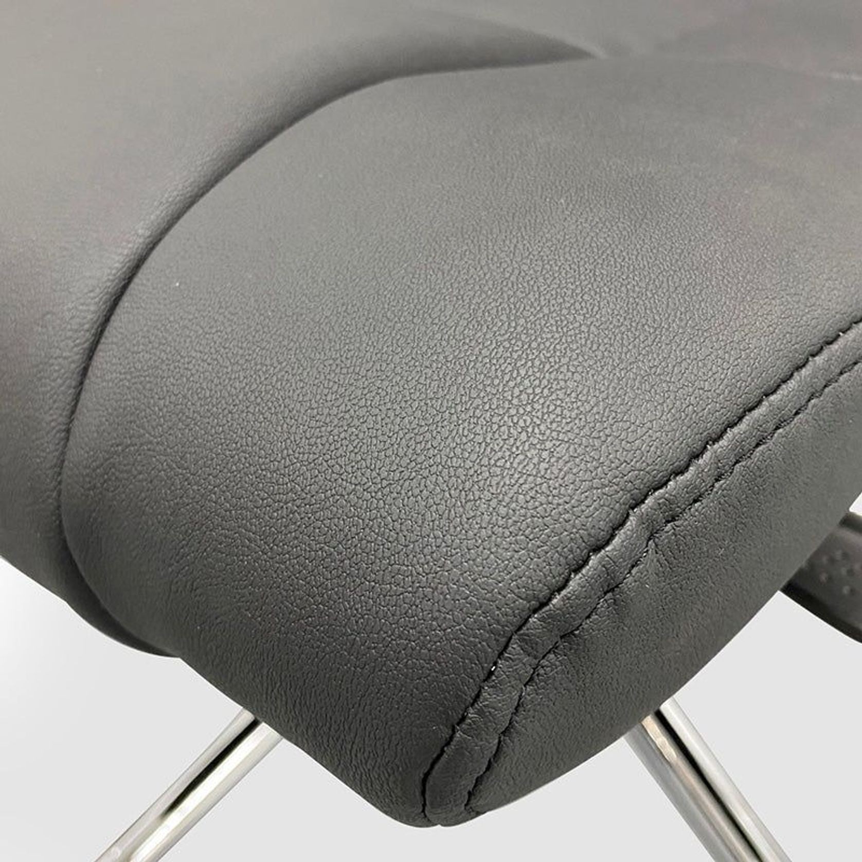 Luxury Executive Office Chair - Black gallery detail image