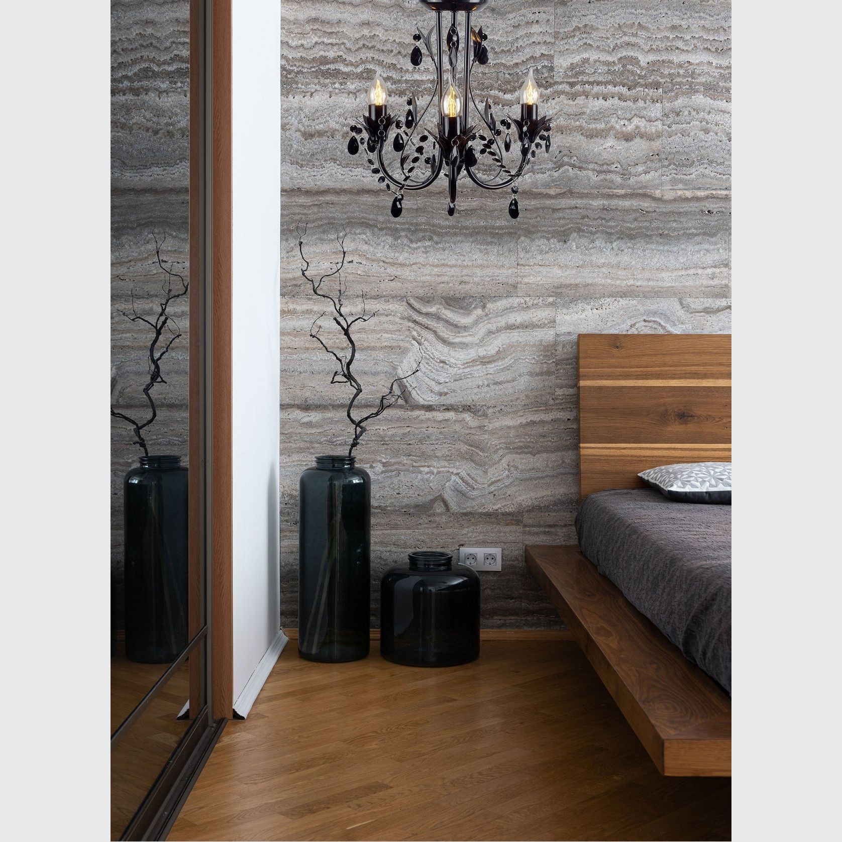 Harmony | Leaf Chandelier - Black gallery detail image