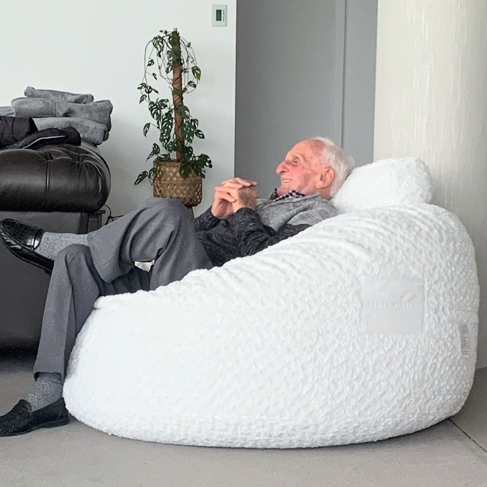 DreamPod™ - White - Sensory Foam Filling Included gallery detail image