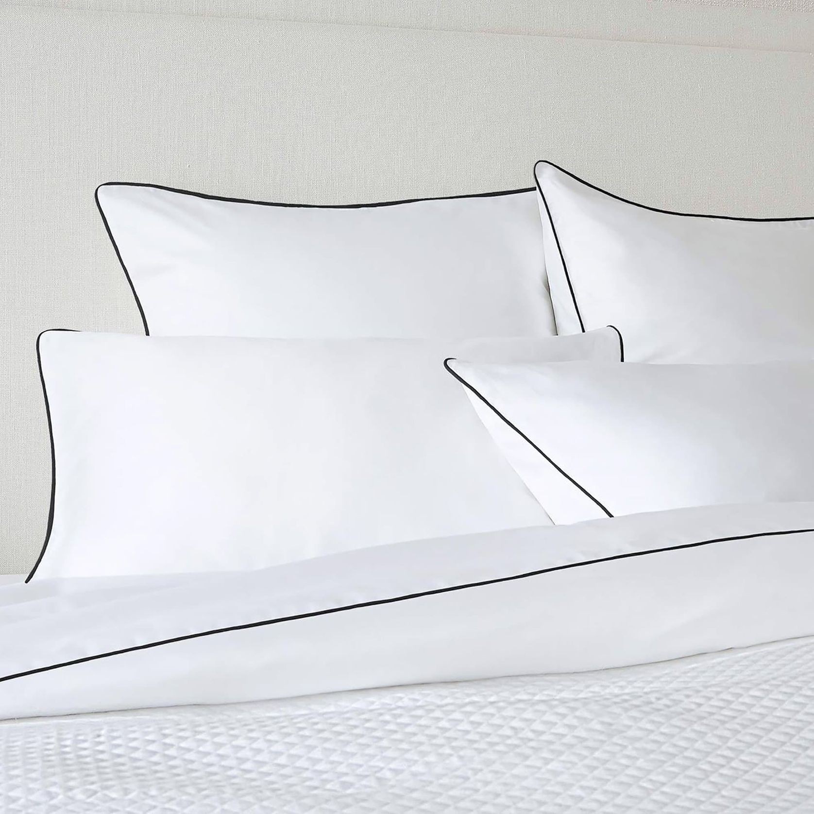 Plaza Collection White Quilt Cover Set - Black Piping gallery detail image