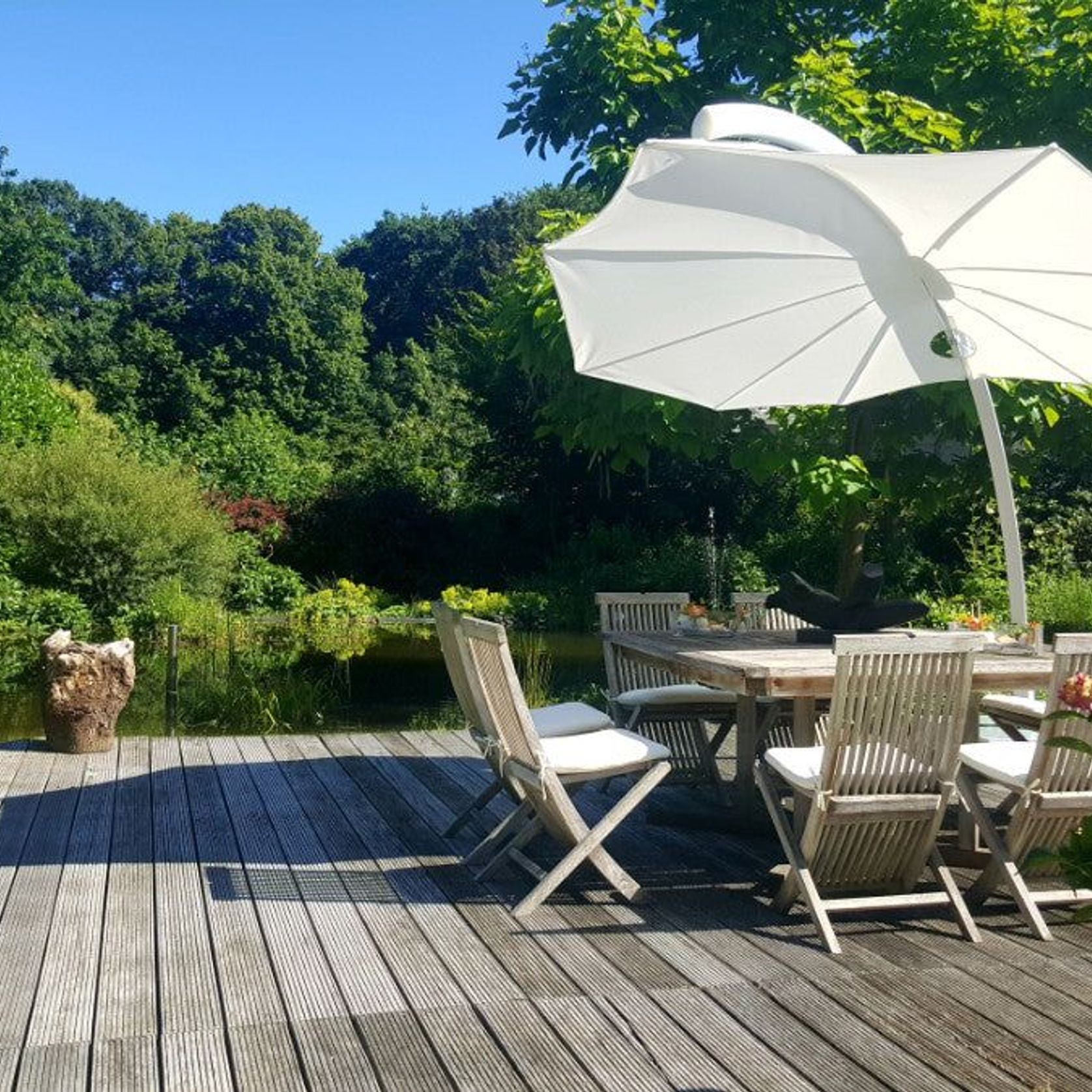 Umbrosa Icarus Cantilever Umbrella gallery detail image