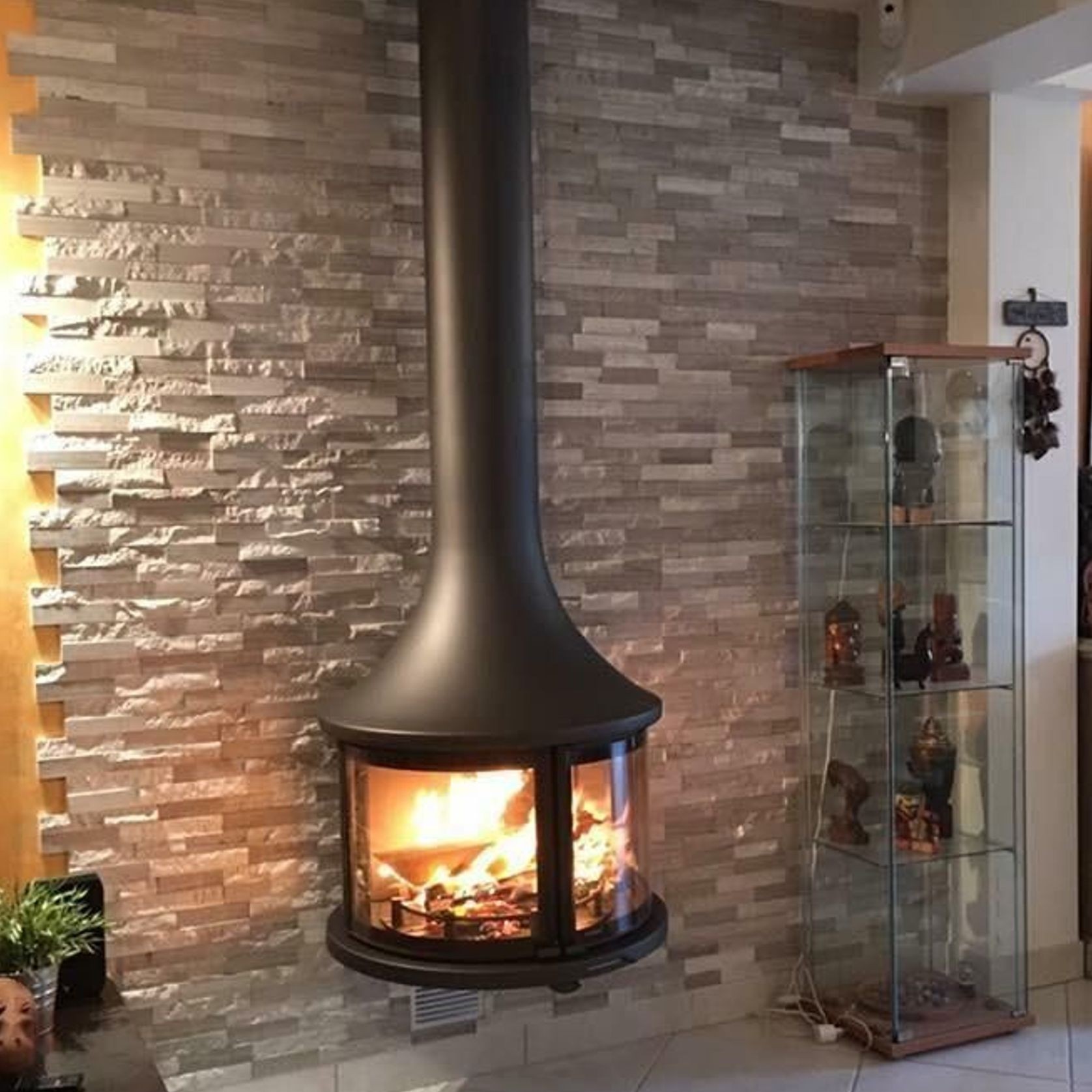 Jc Bordelet Lea 998 Suspended Fireplace gallery detail image