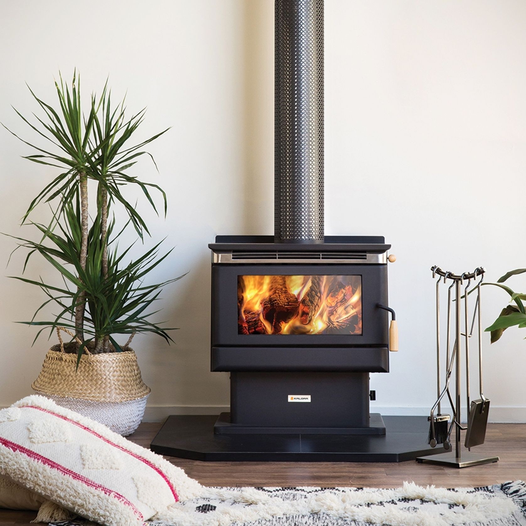 Kalora 500C Freestanding Wood Heater With a 4m Flue Kit gallery detail image