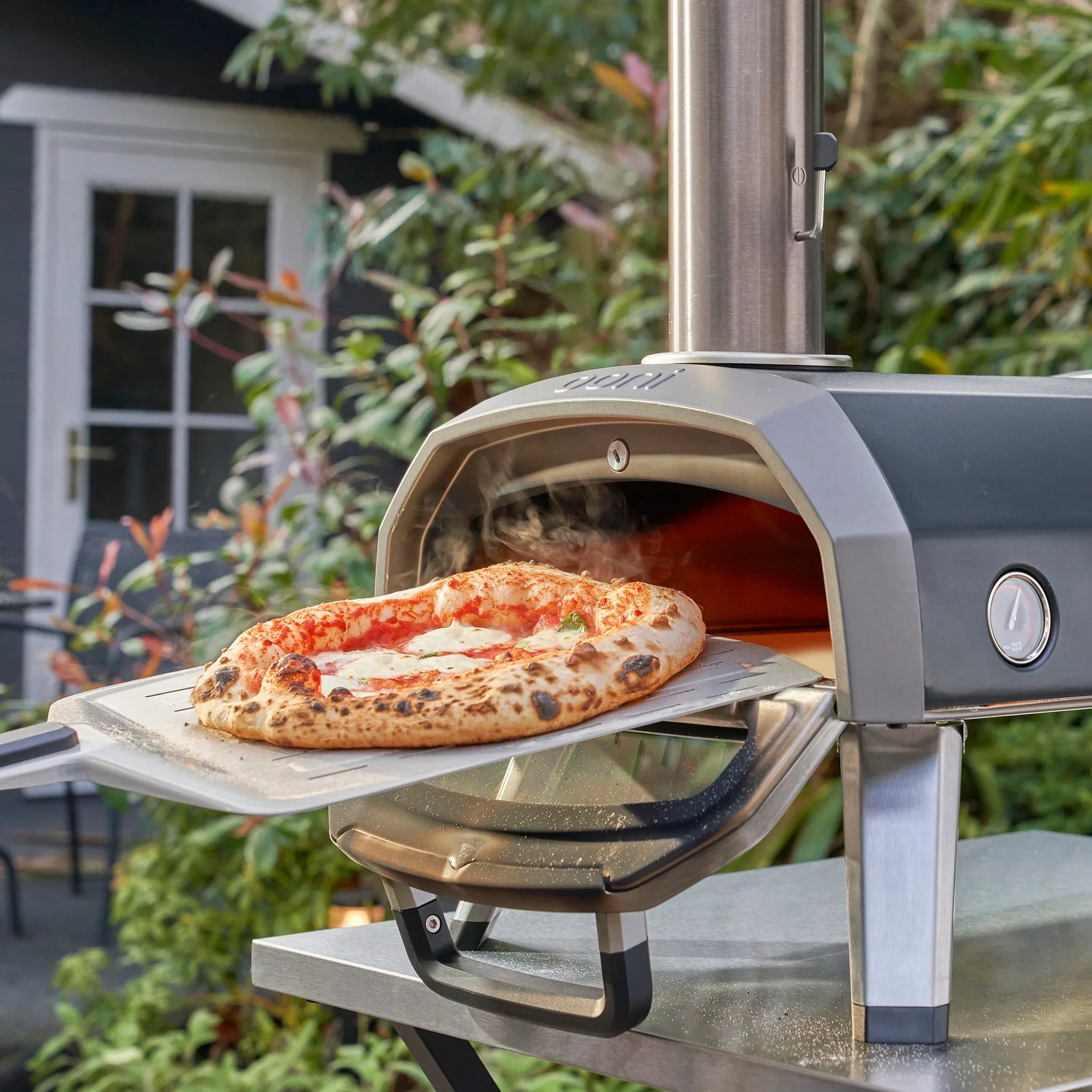 Ooni Karu 12G Multi-Fuel Pizza Oven gallery detail image