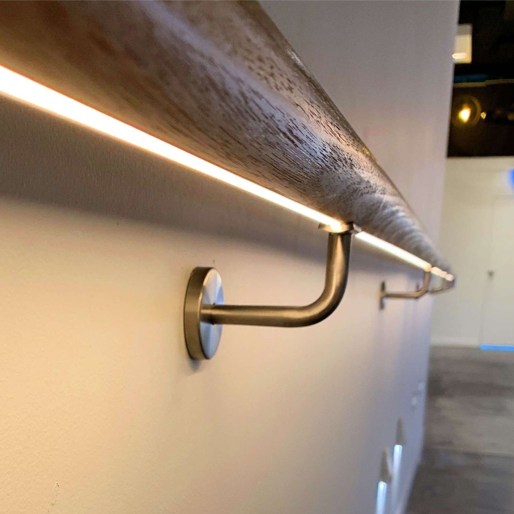 Round Timber Handrail gallery detail image