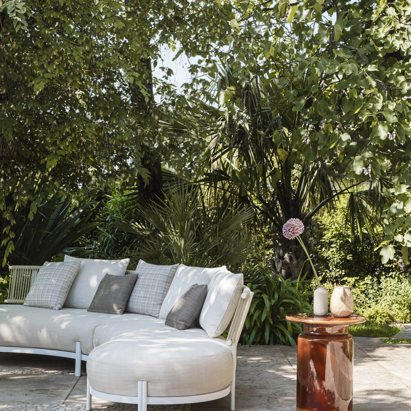 Loto Curved Modular Outdoor Sofa by Atmosphera gallery detail image