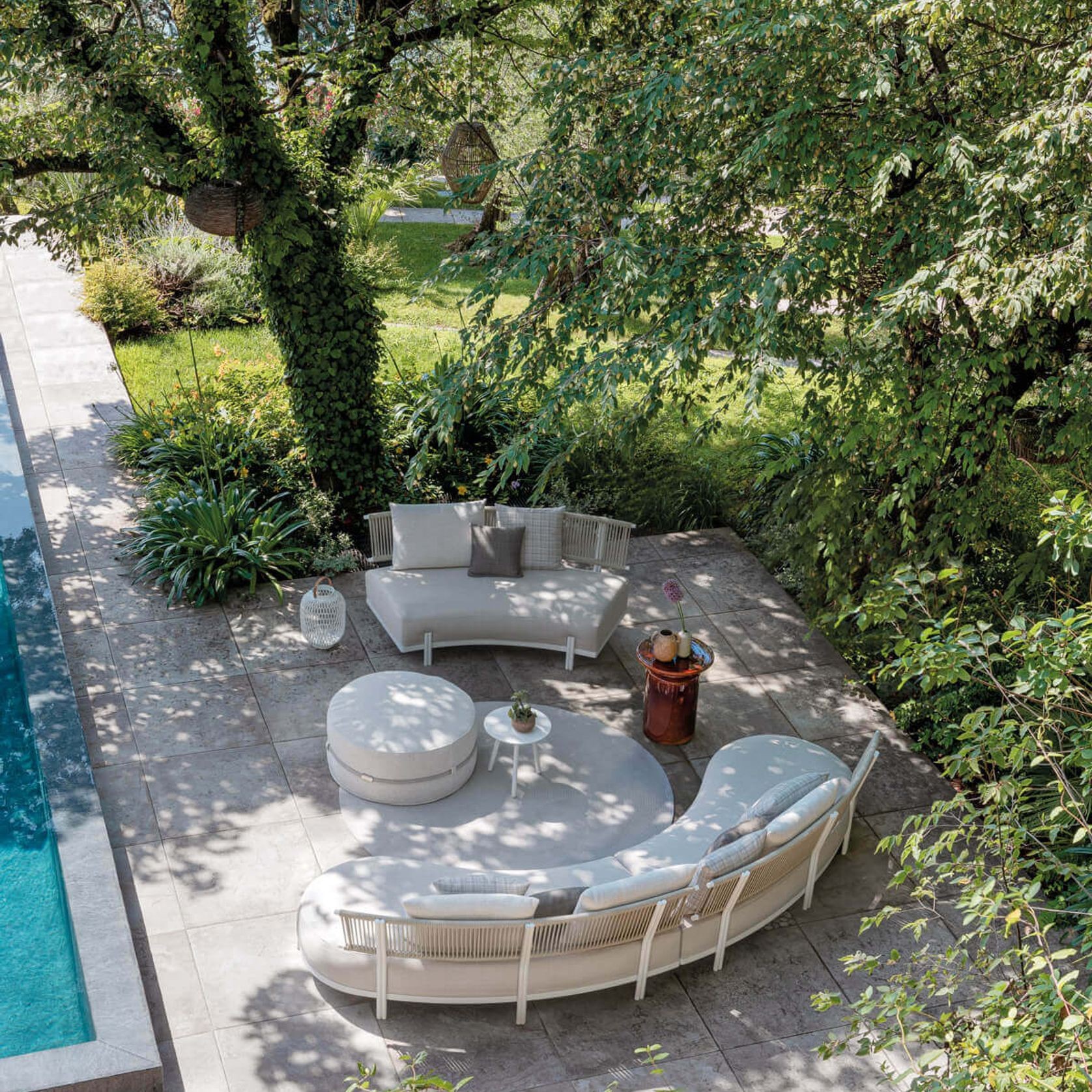 Loto Curved Modular Outdoor Sofa by Atmosphera gallery detail image