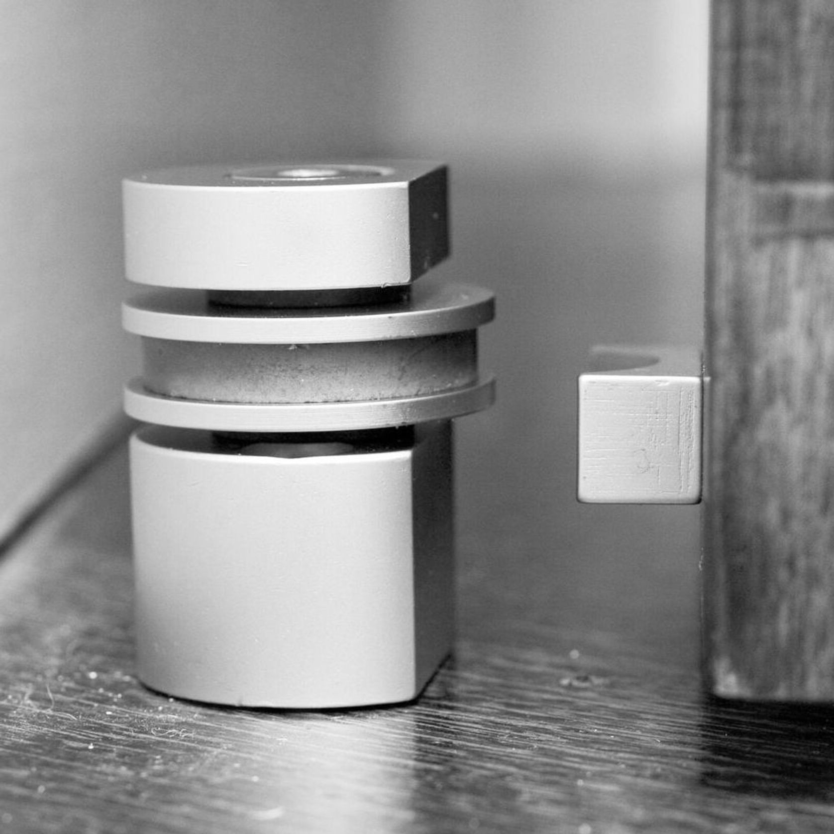 Halliday & Baillie Round Floor Magnetic Door Stop gallery detail image
