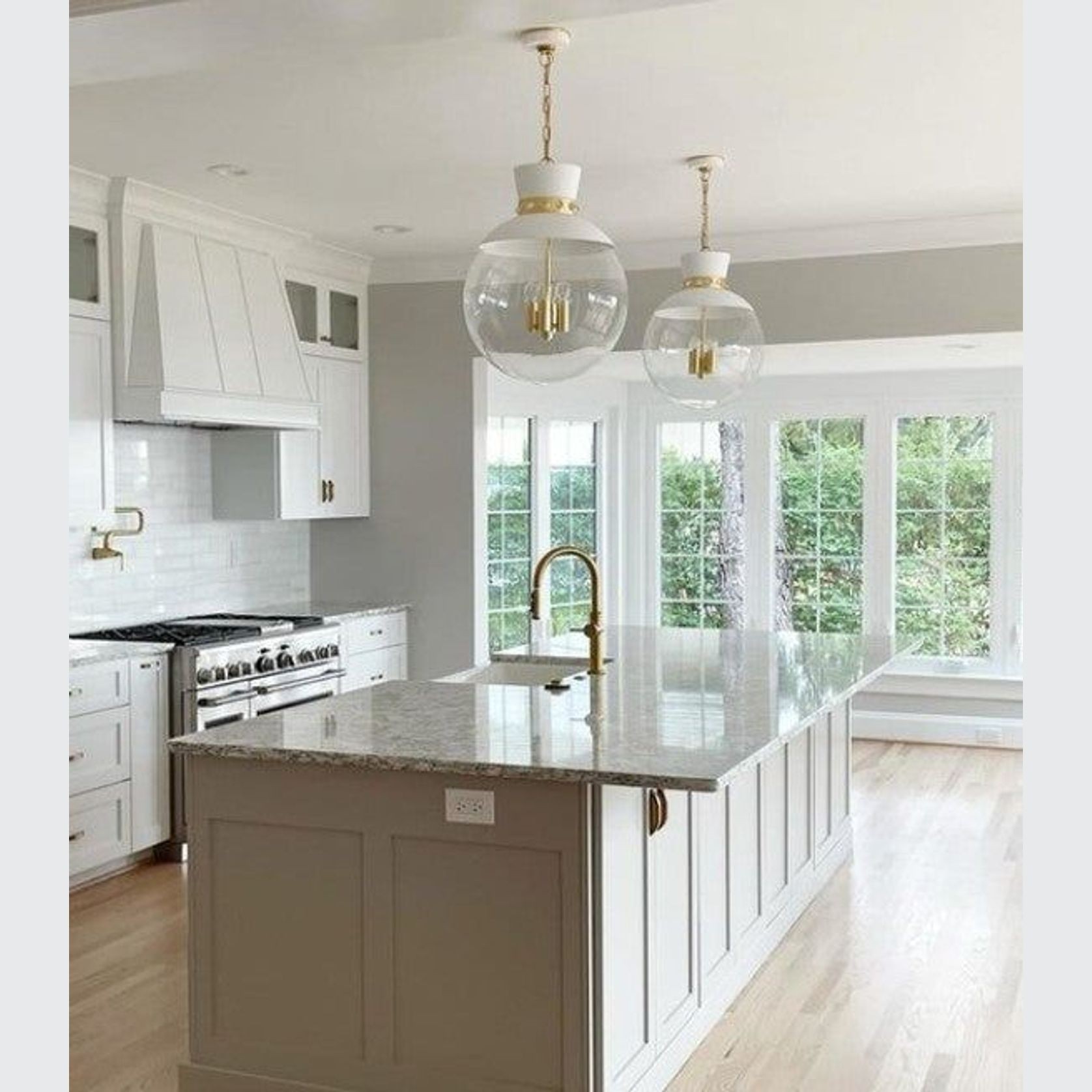 Visual Comfort Julie Neill Lucia Large Pendant gallery detail image