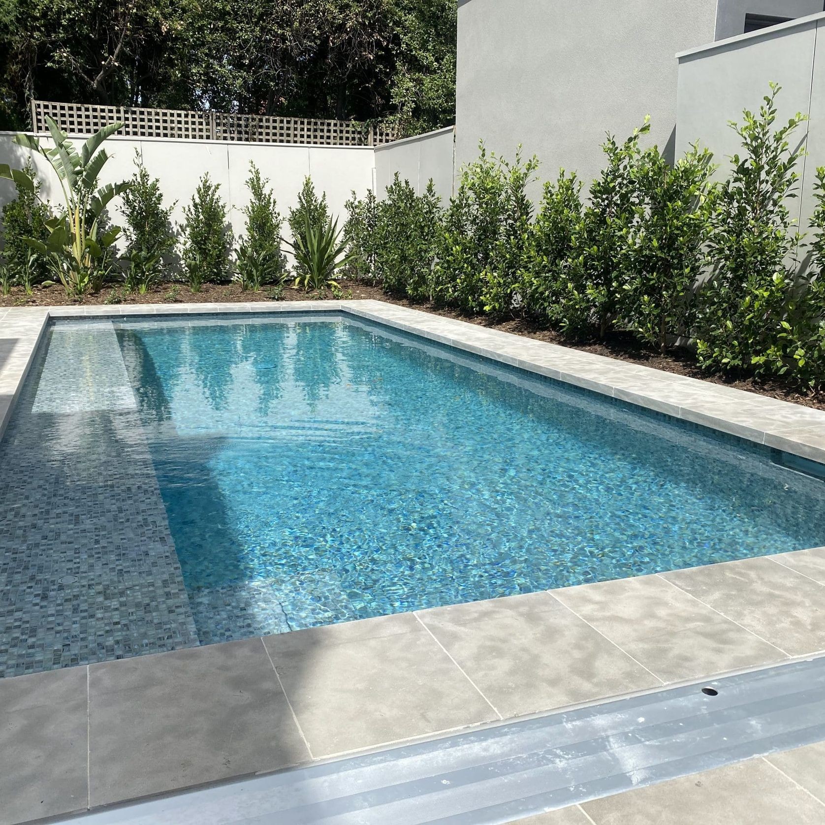 Maddison Tumbled Limestone Pool Coping gallery detail image