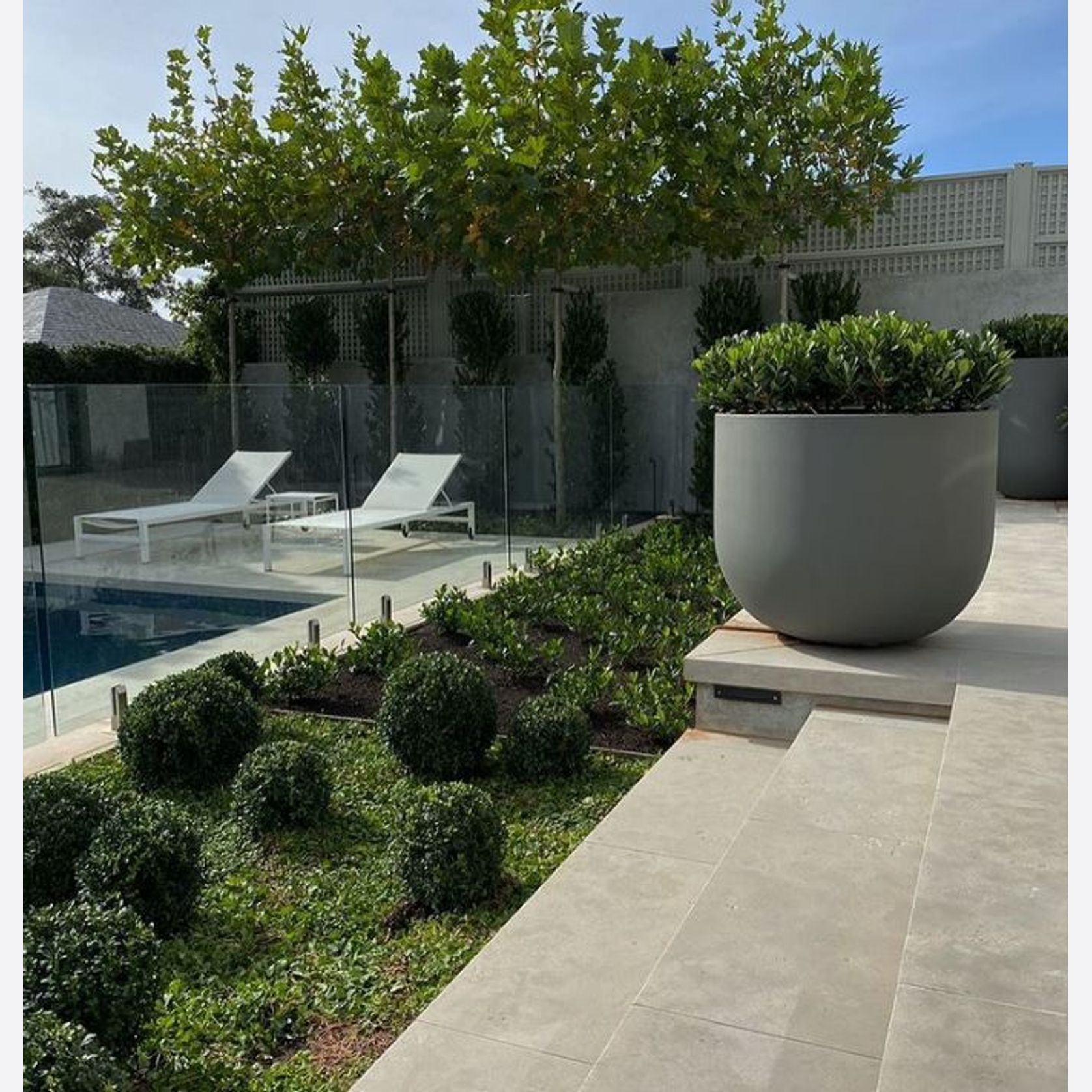 Maddison Tumbled Limestone Pool Coping gallery detail image
