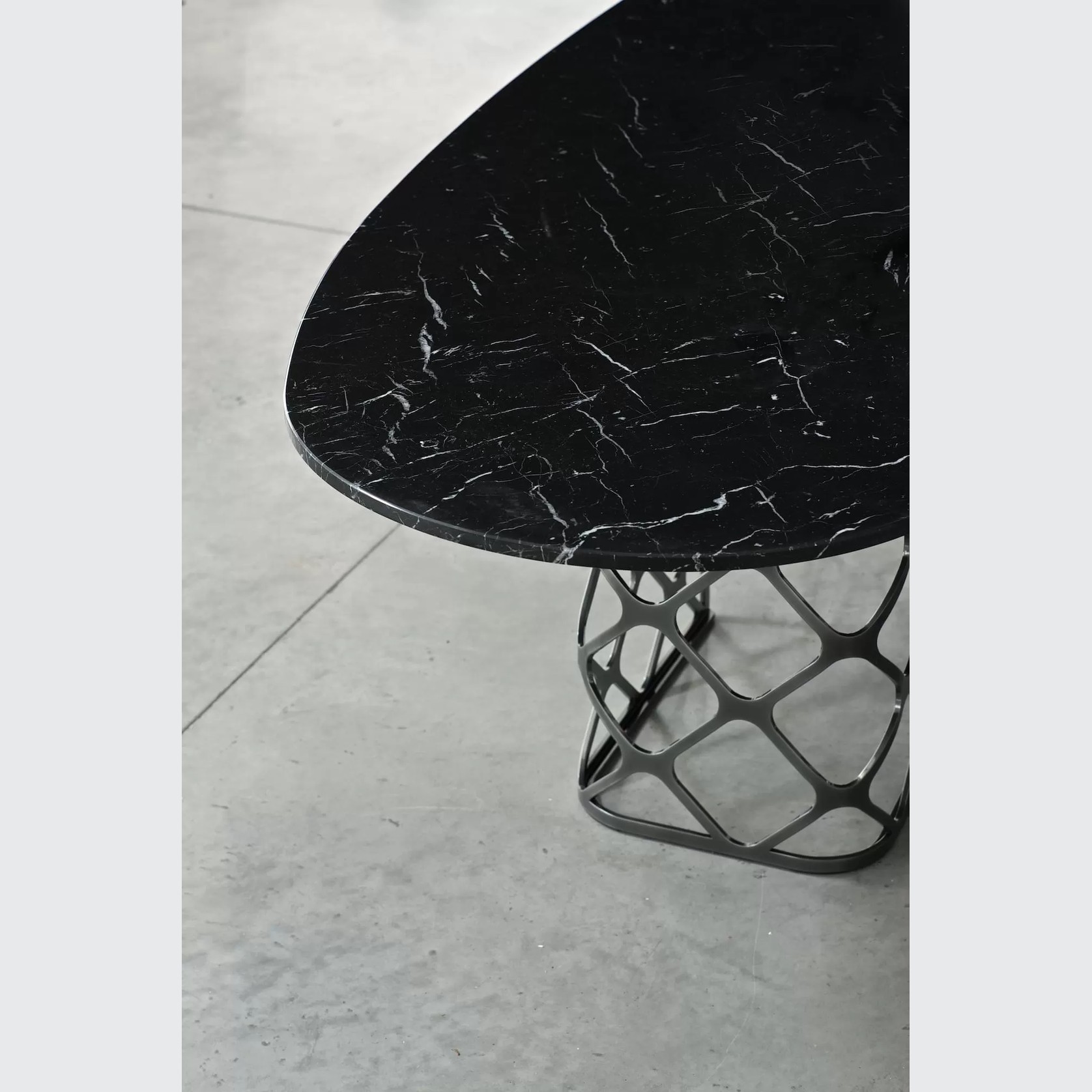 Majesty Table gallery detail image