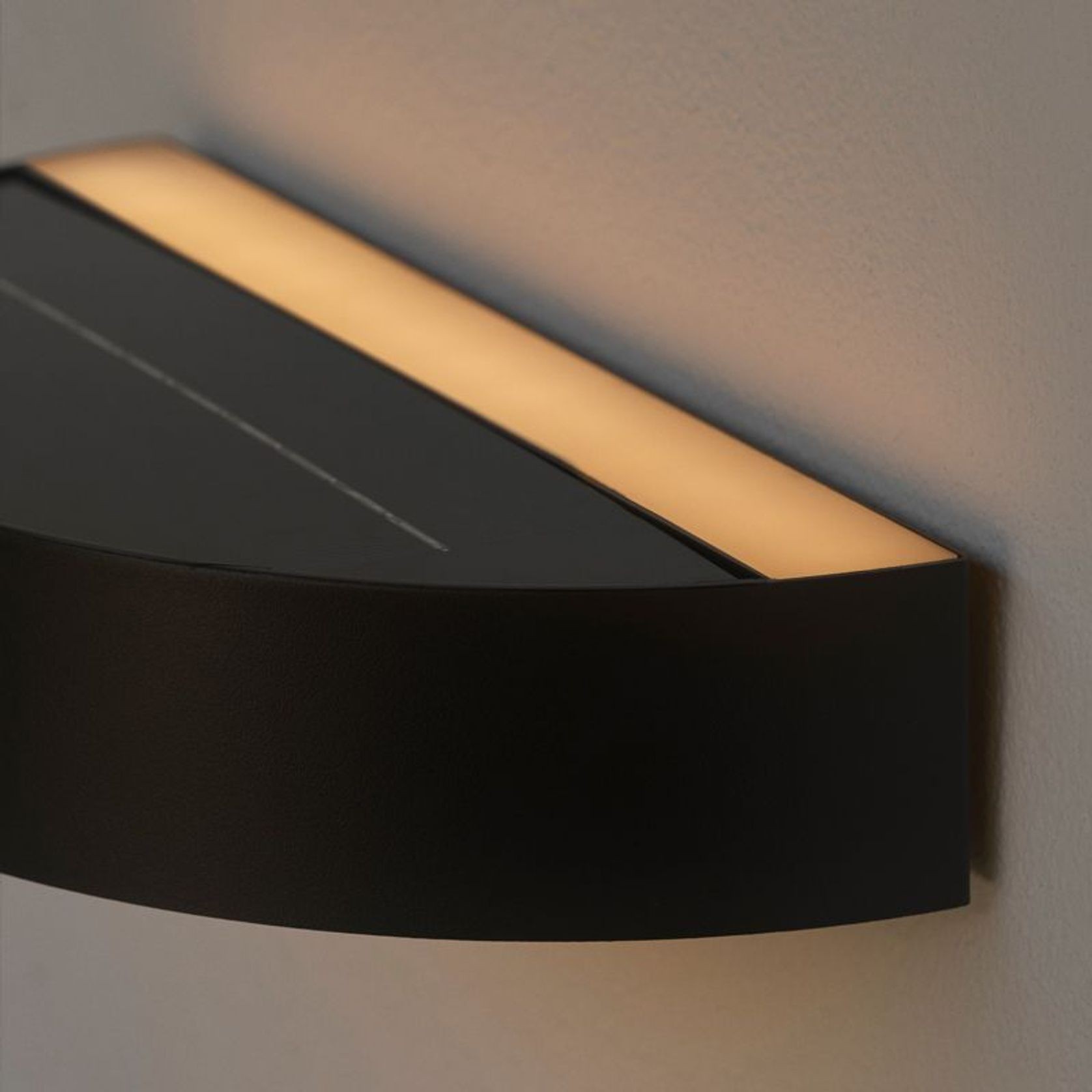 Monay Round Solar Wall Light gallery detail image