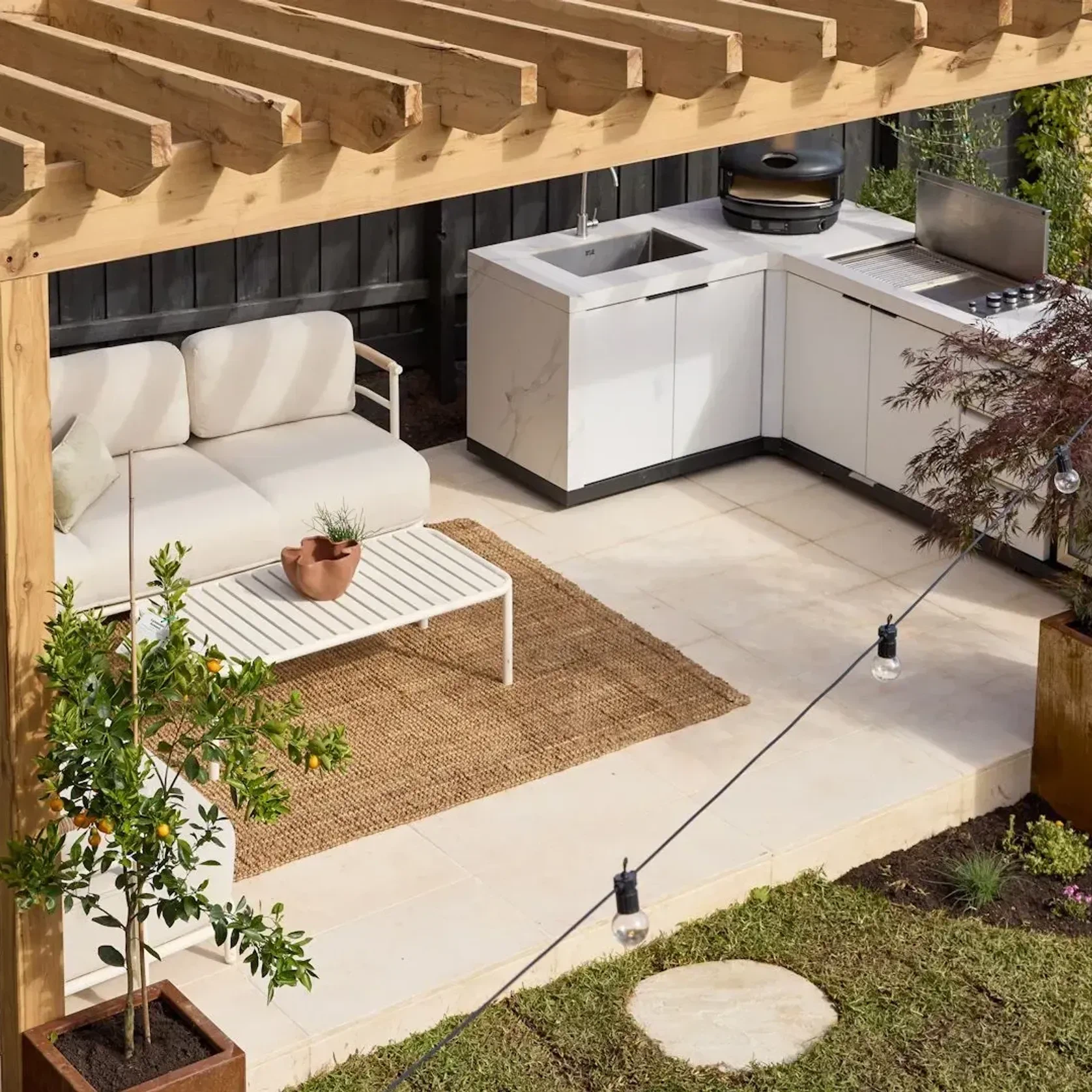 Savana Light Sandblasted Limestone Pool Coping gallery detail image