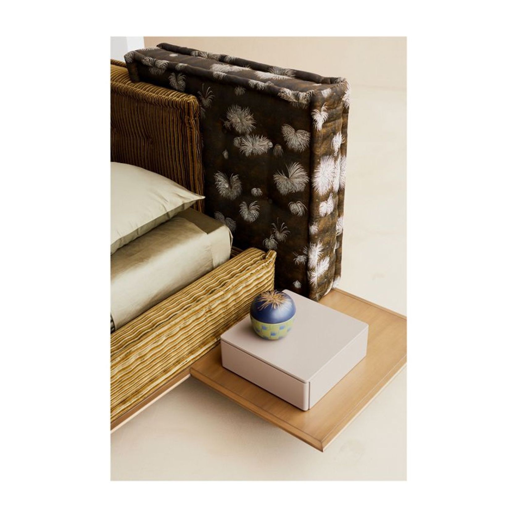 Mah Jong Bed gallery detail image