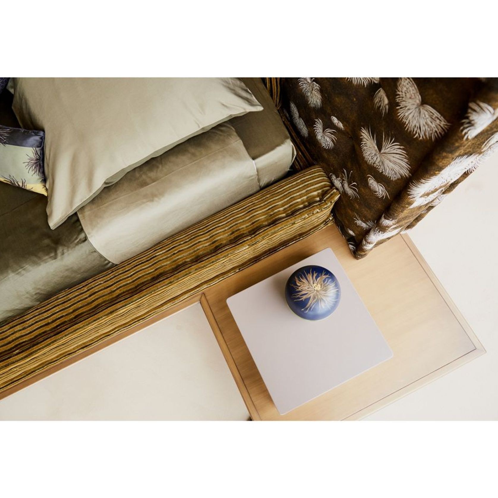 Mah Jong Bed gallery detail image