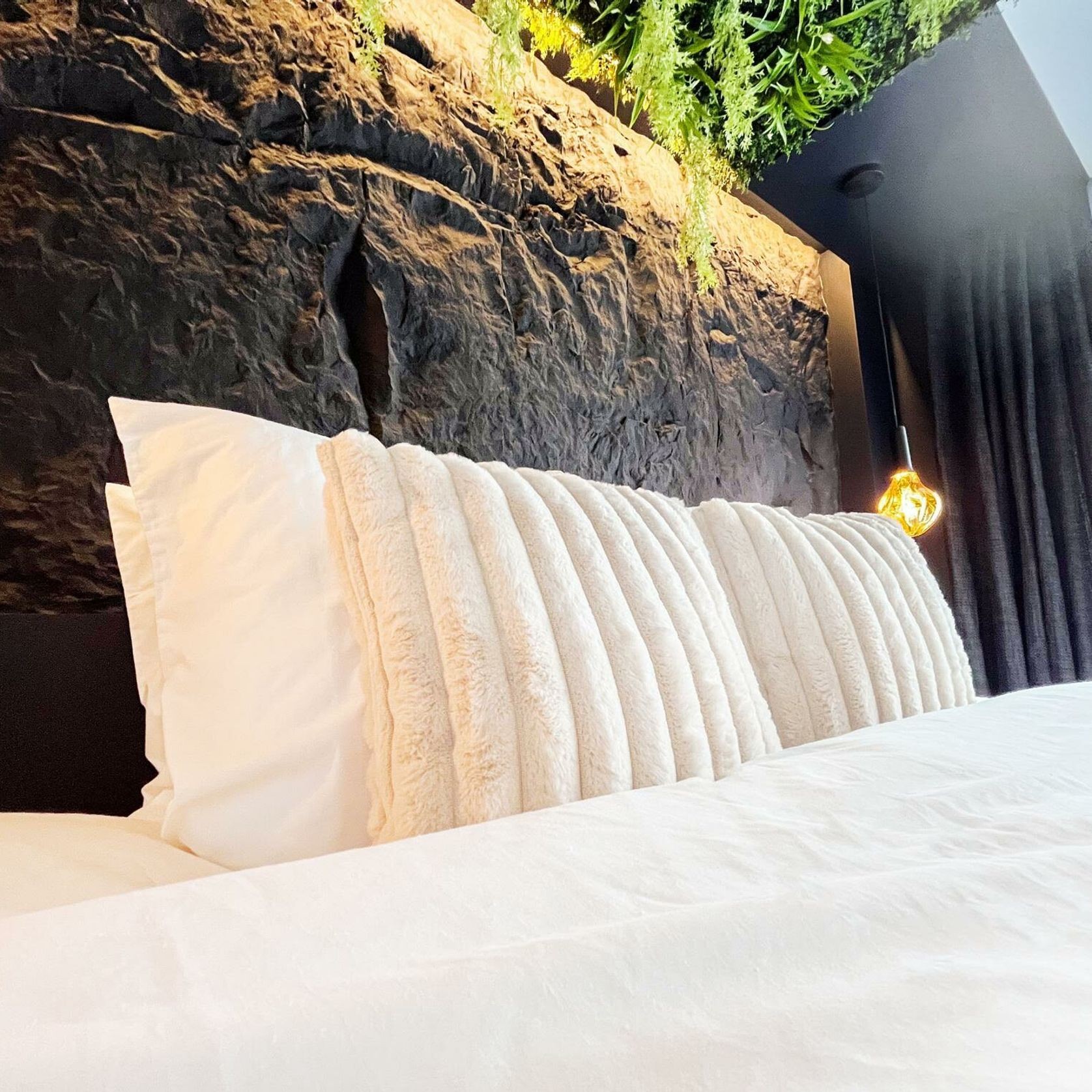 Rock Wall Panels by Muros | Black Rugged Stone Look gallery detail image