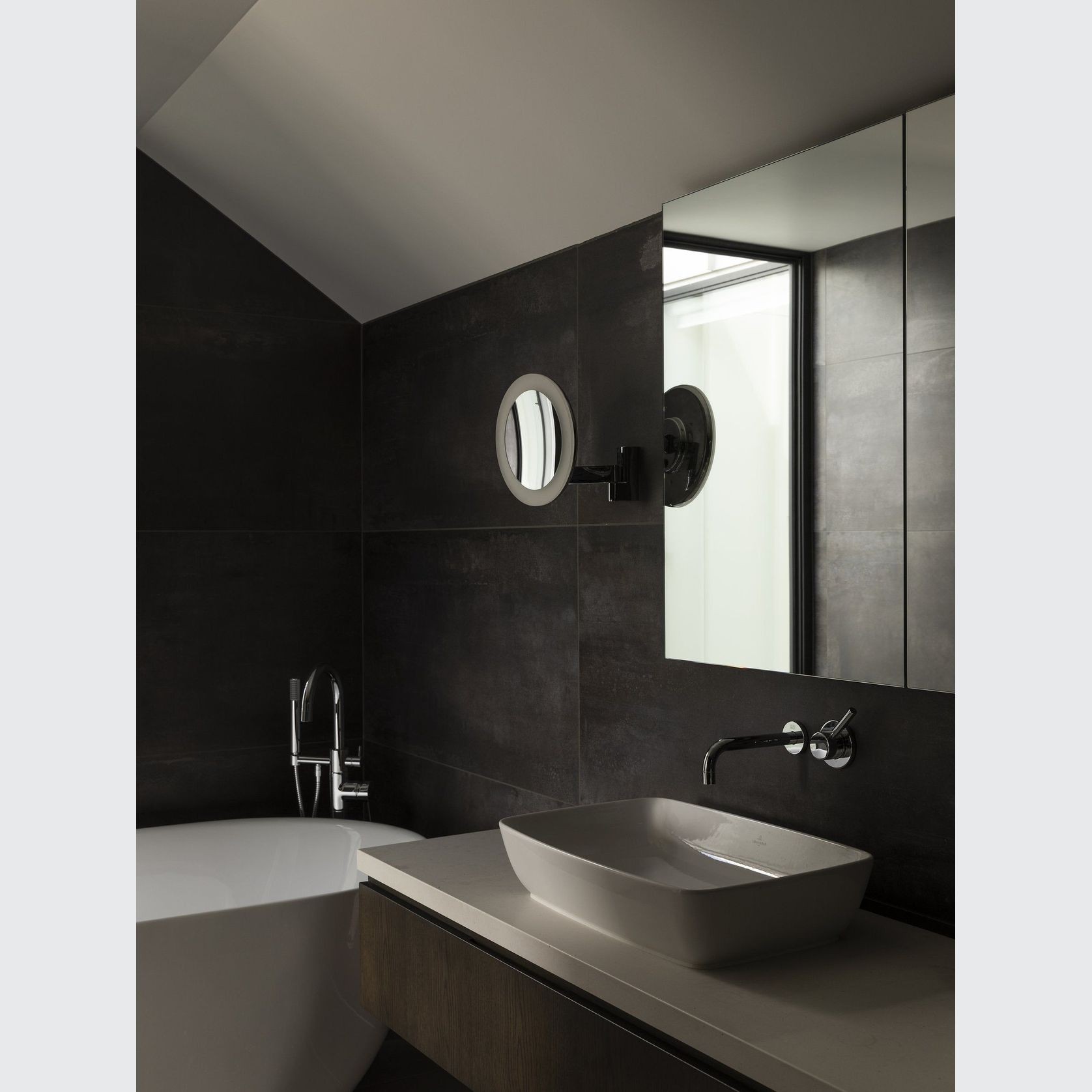 Niimi Round gallery detail image