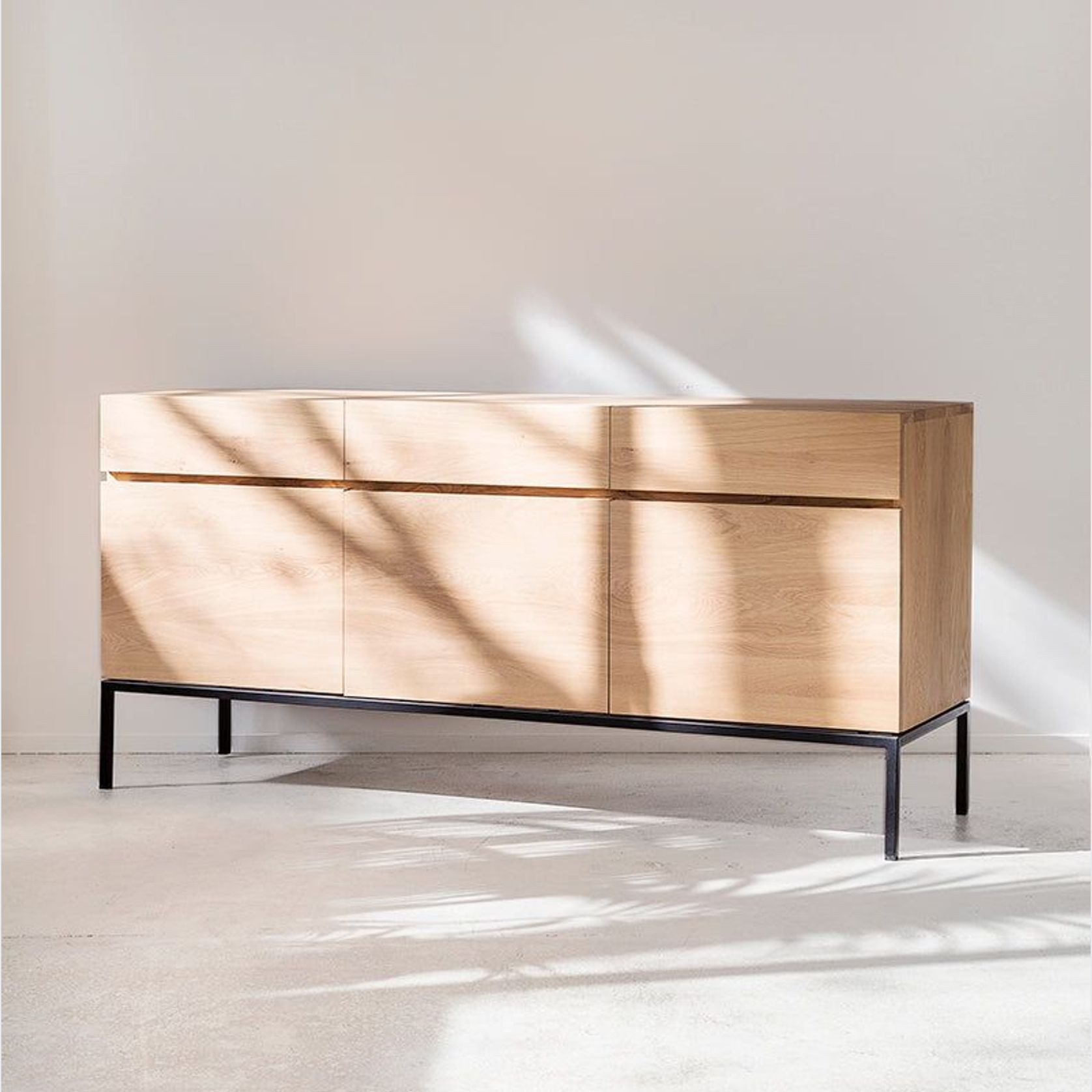 Oak 'Ligna' Sideboard / 3 Door gallery detail image