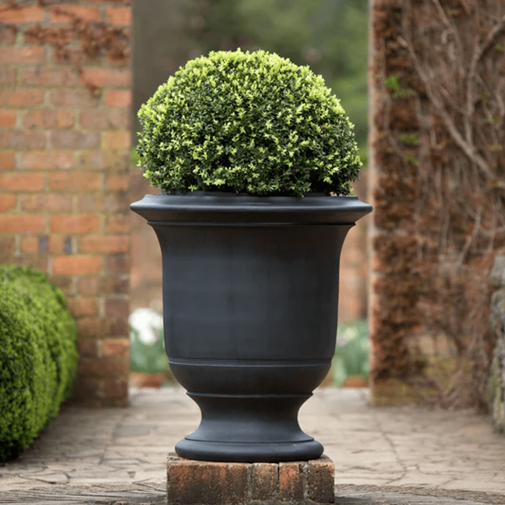 Anduze Style Urn Medium Plain | Pietro Stoneware gallery detail image