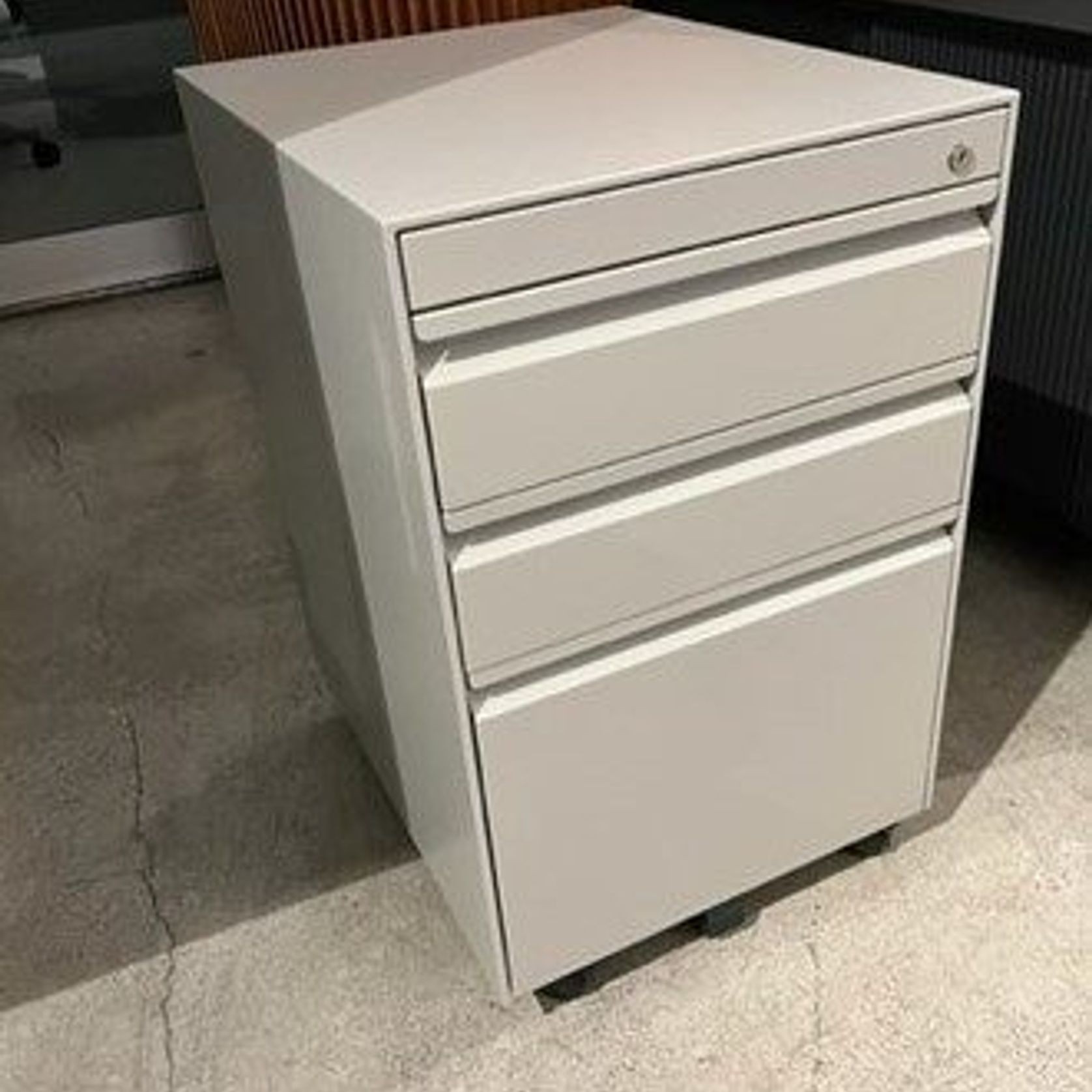 CK8 Mobile Pedestal gallery detail image