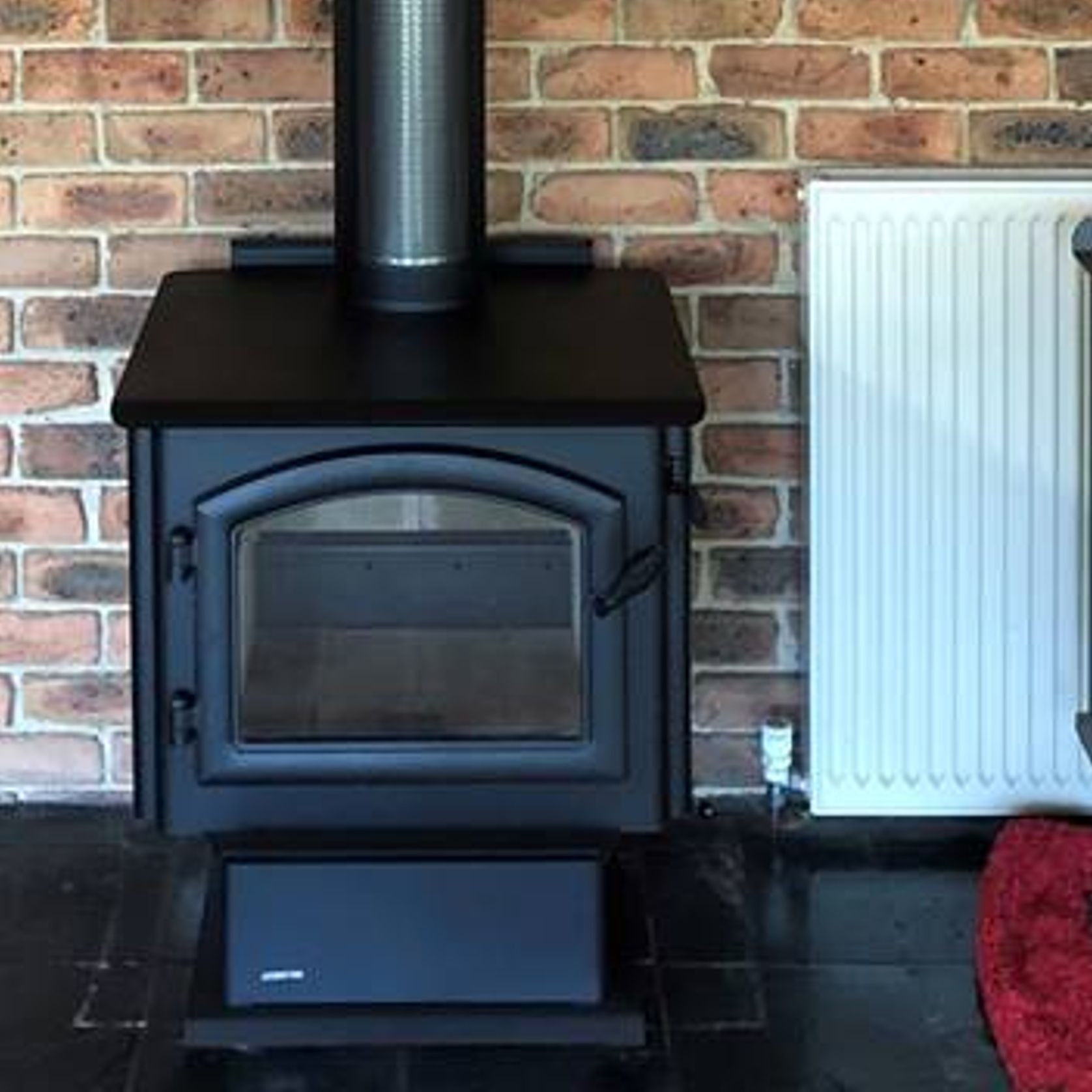 Quadrafire 4300 Millenium With a 4m Flue Kit gallery detail image