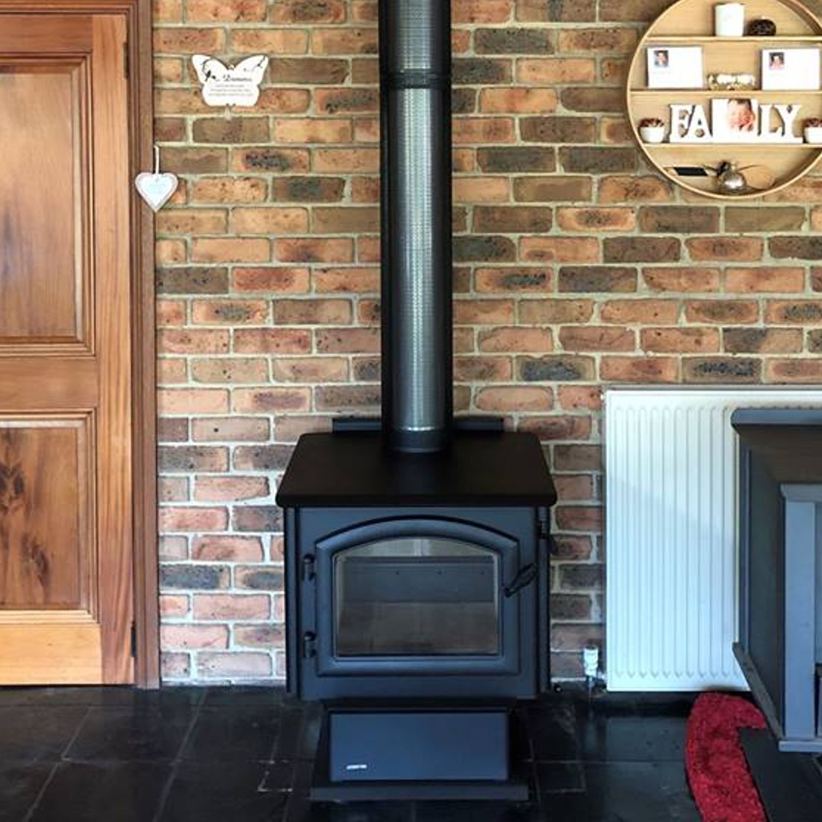 Quadrafire 4300 Millenium With a 4m Flue Kit gallery detail image