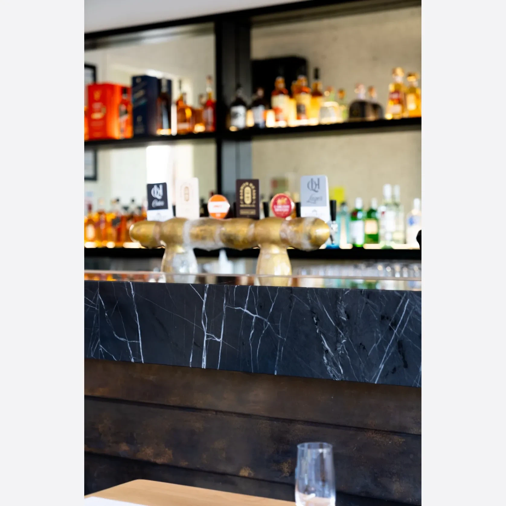 Marquina Quartzite Benchtop gallery detail image