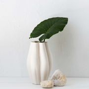 'La Mer' Vase / Medium / Ivory gallery detail image