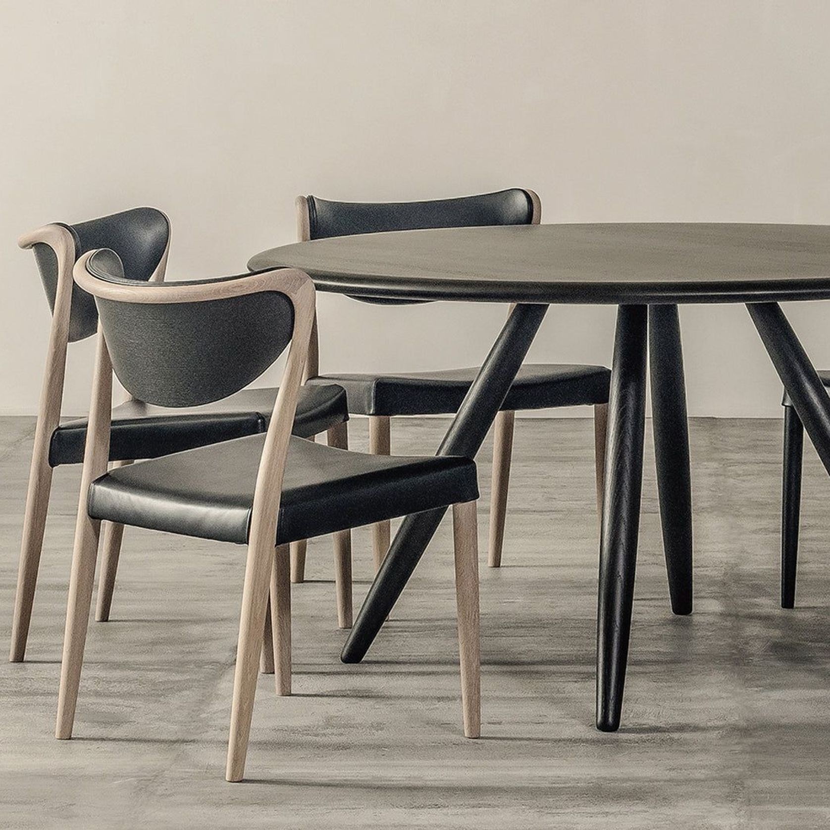 MO Dining Table gallery detail image