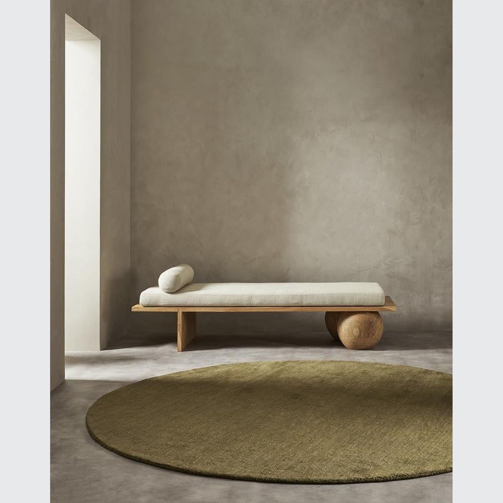 Baya Sandringham 100% Wool Round Rug - Moss gallery detail image