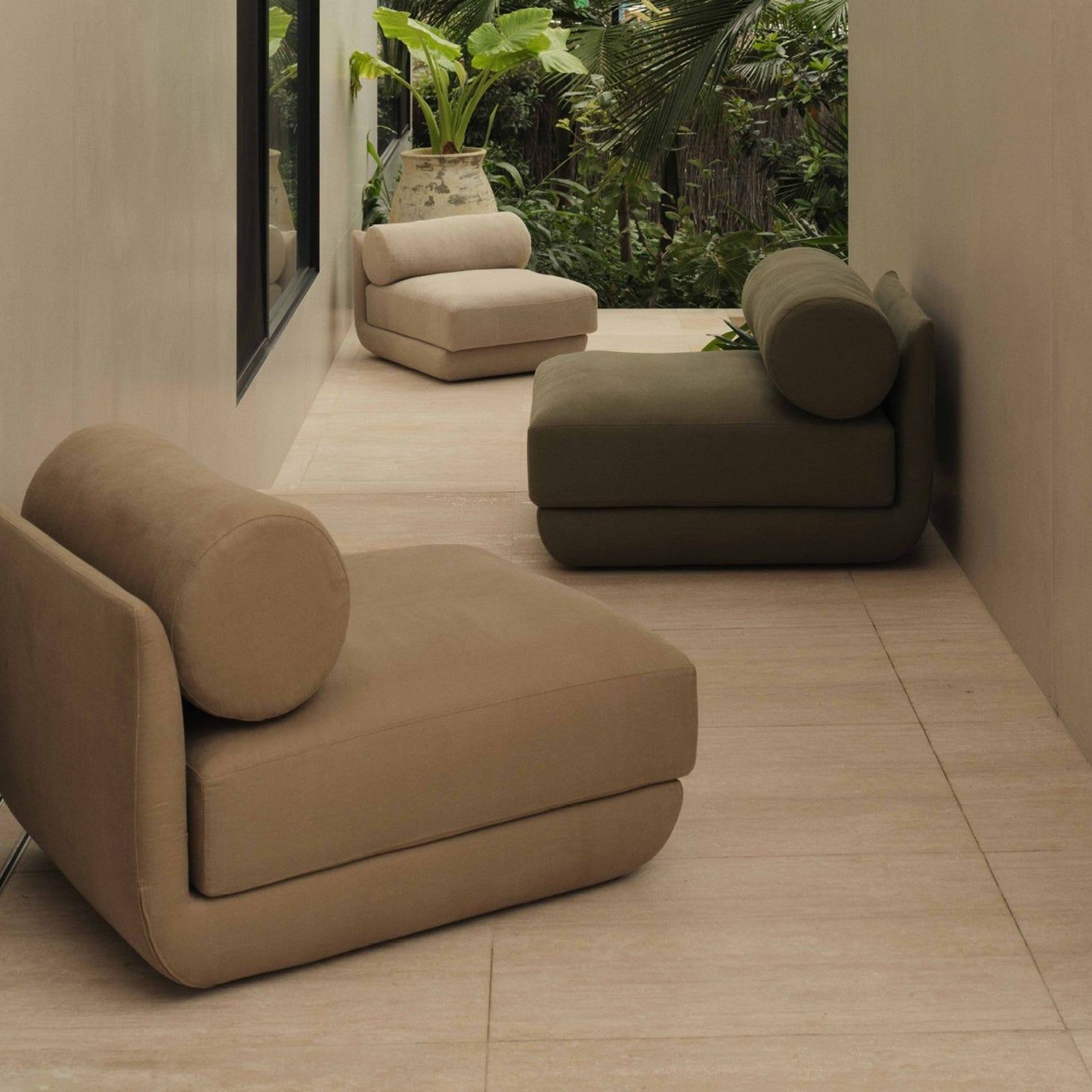 Belero Slipper Chair gallery detail image