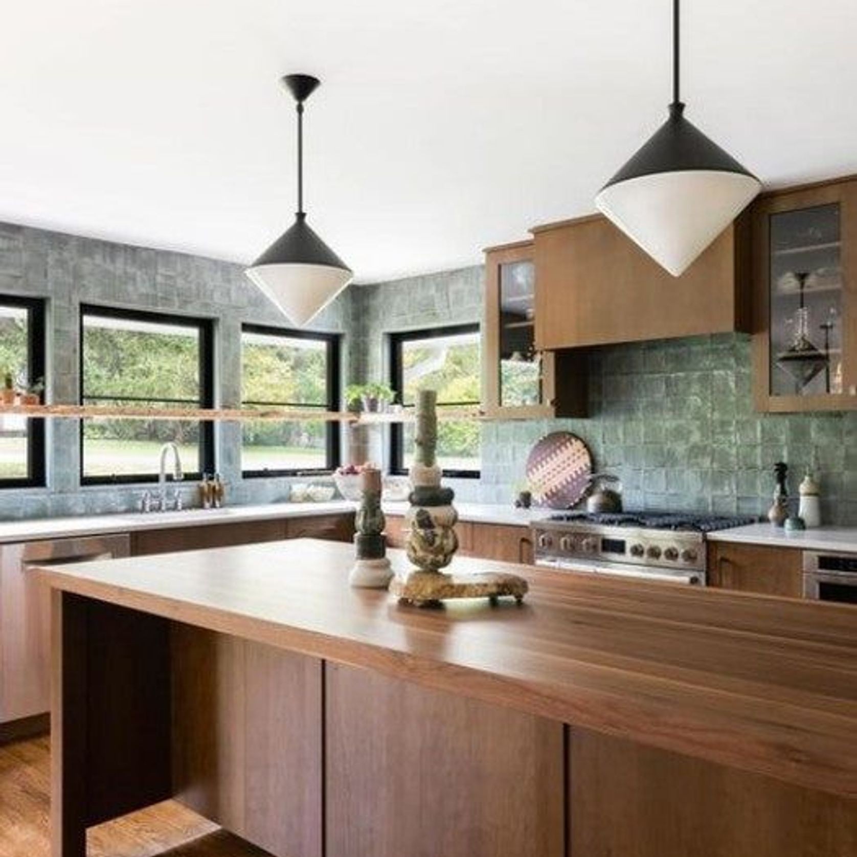 Visual Comfort Aerin Sarnen Large Pendant gallery detail image