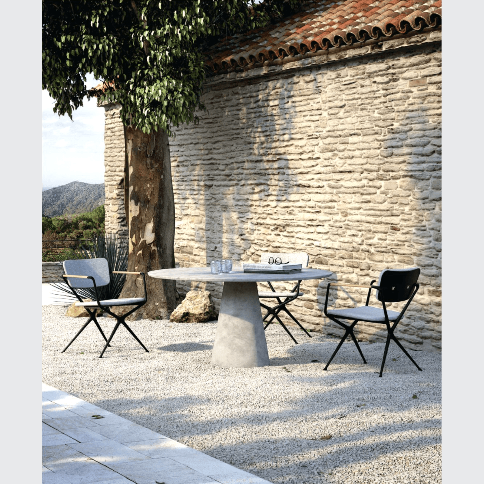 Conix Round Dining gallery detail image