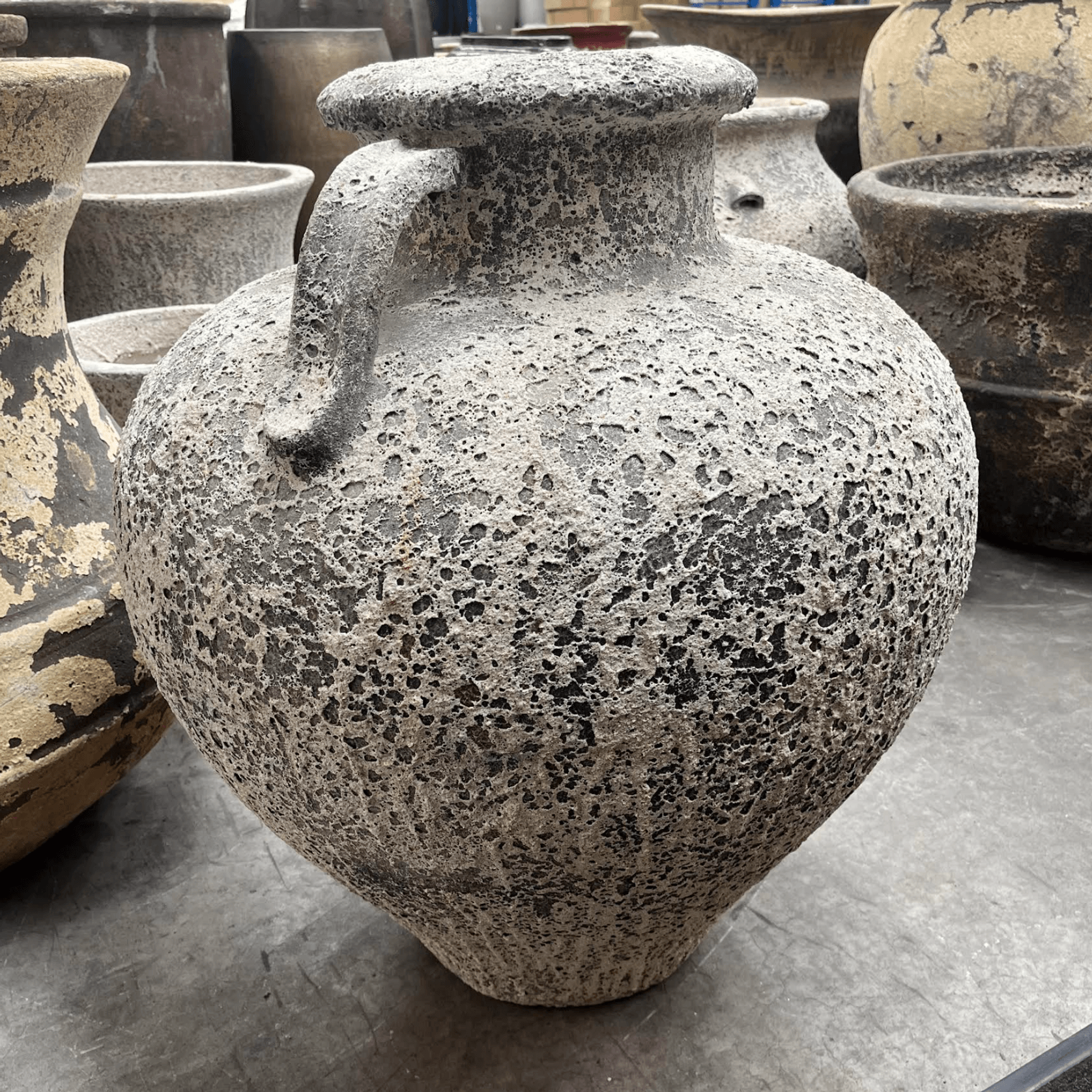 Baxter Urn 2 Handles gallery detail image